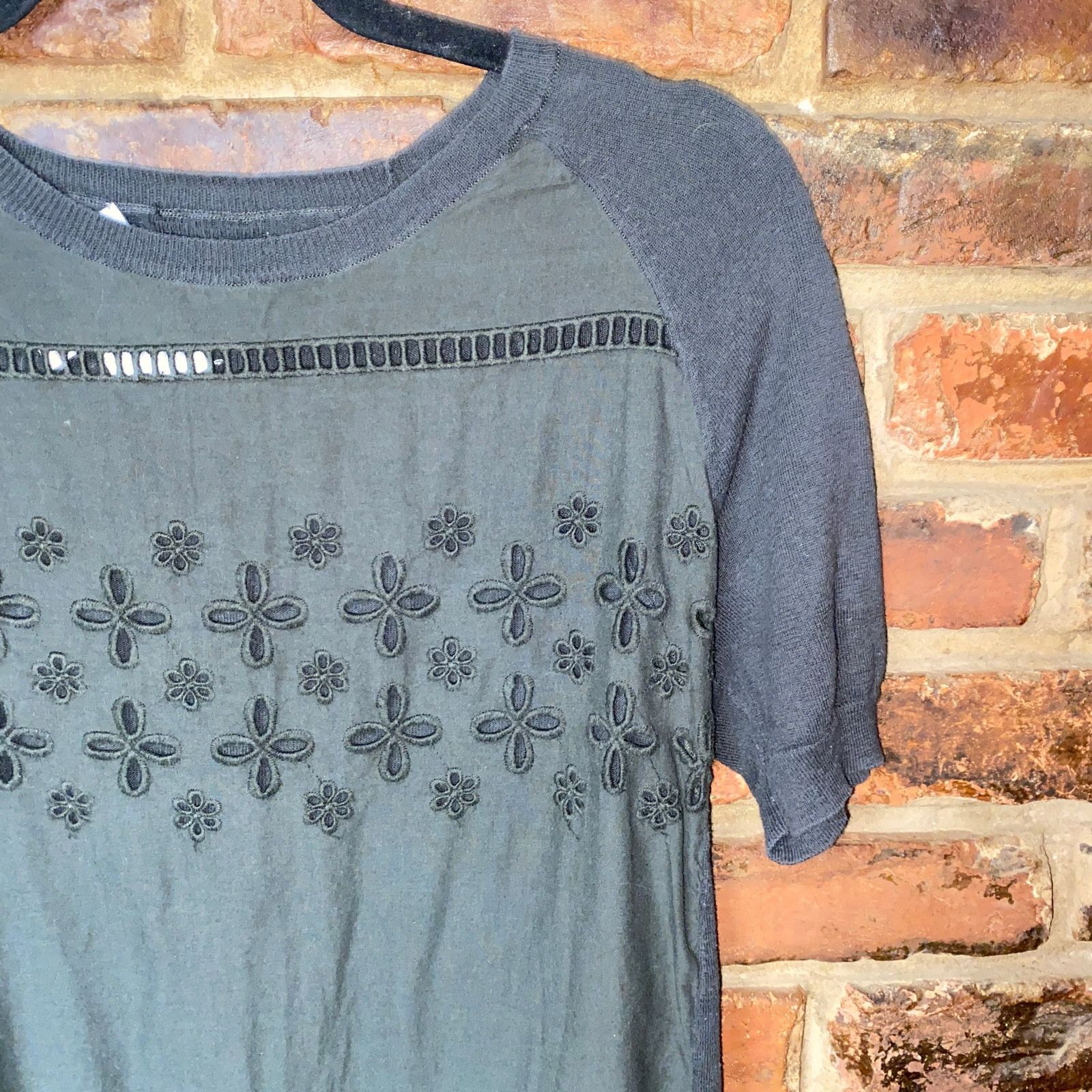 Other Kew 159 Gray Short Sleeve Eyelet Lattice Top Small Size S / US 4 / IT 40 - 2 Thumbnail