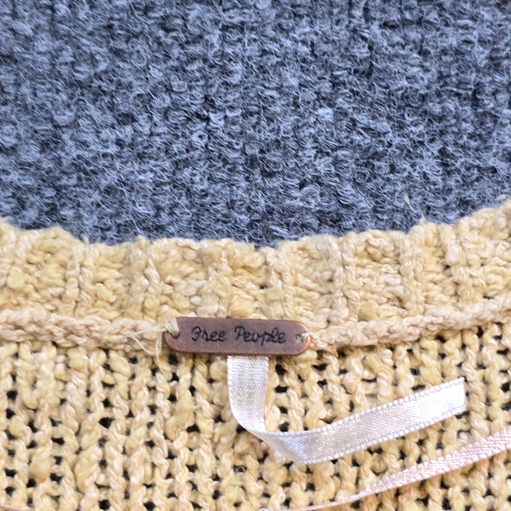 Free People VINTAGE Free People Sweater Womens XS Yellow Crochet Open Knit Casual Distressed Size XS / US 0-2 / IT 36-38 - 4 Thumbnail