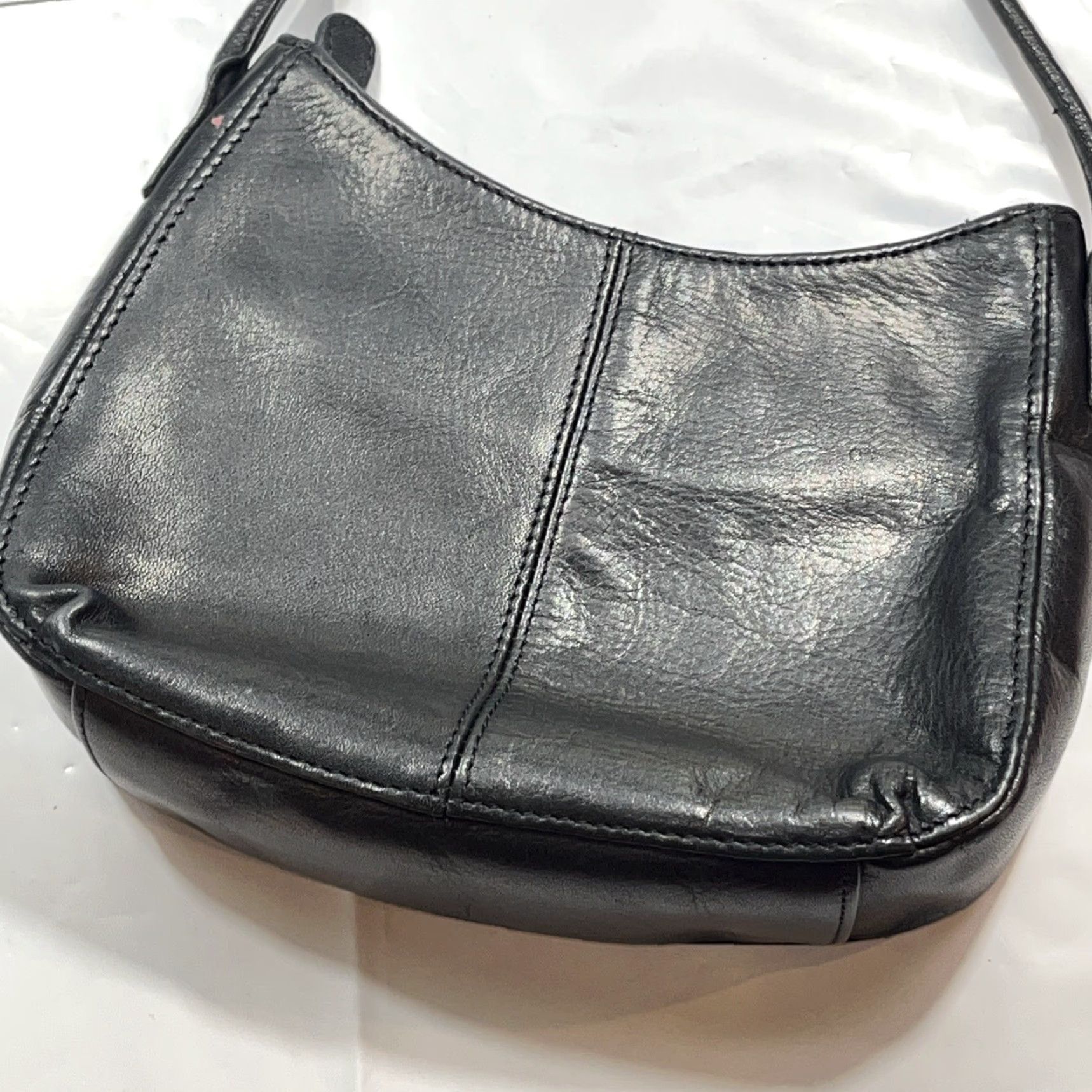 Fossil VINTAGE Fossil Crossbody Bag Ladies Small Pebbled LEATHER Evening Purse Black Zip Closure Silver Hardware Dressy Size ONE SIZE - 6 Thumbnail