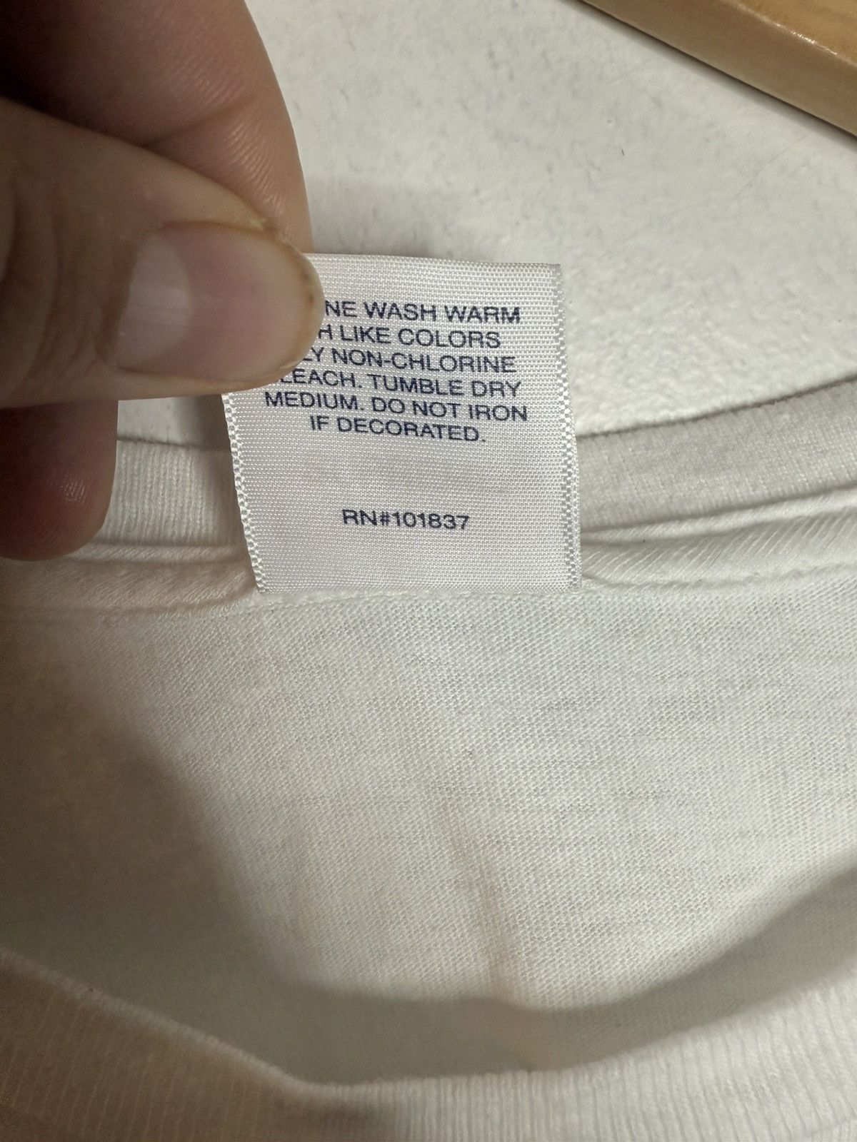 Supreme Supreme 2017 Arabic logo long sleeve men’s large White Size US L / EU 52-54 / 3 - 3 Thumbnail