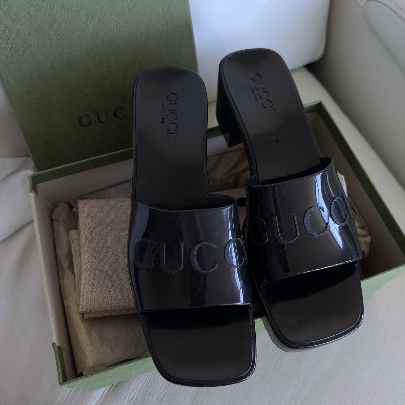 Gucci NEW GUCCI BLACK Rubber Logo Platform Block Heel Slide Sandal Size US 9 / IT 39 - 2 Thumbnail
