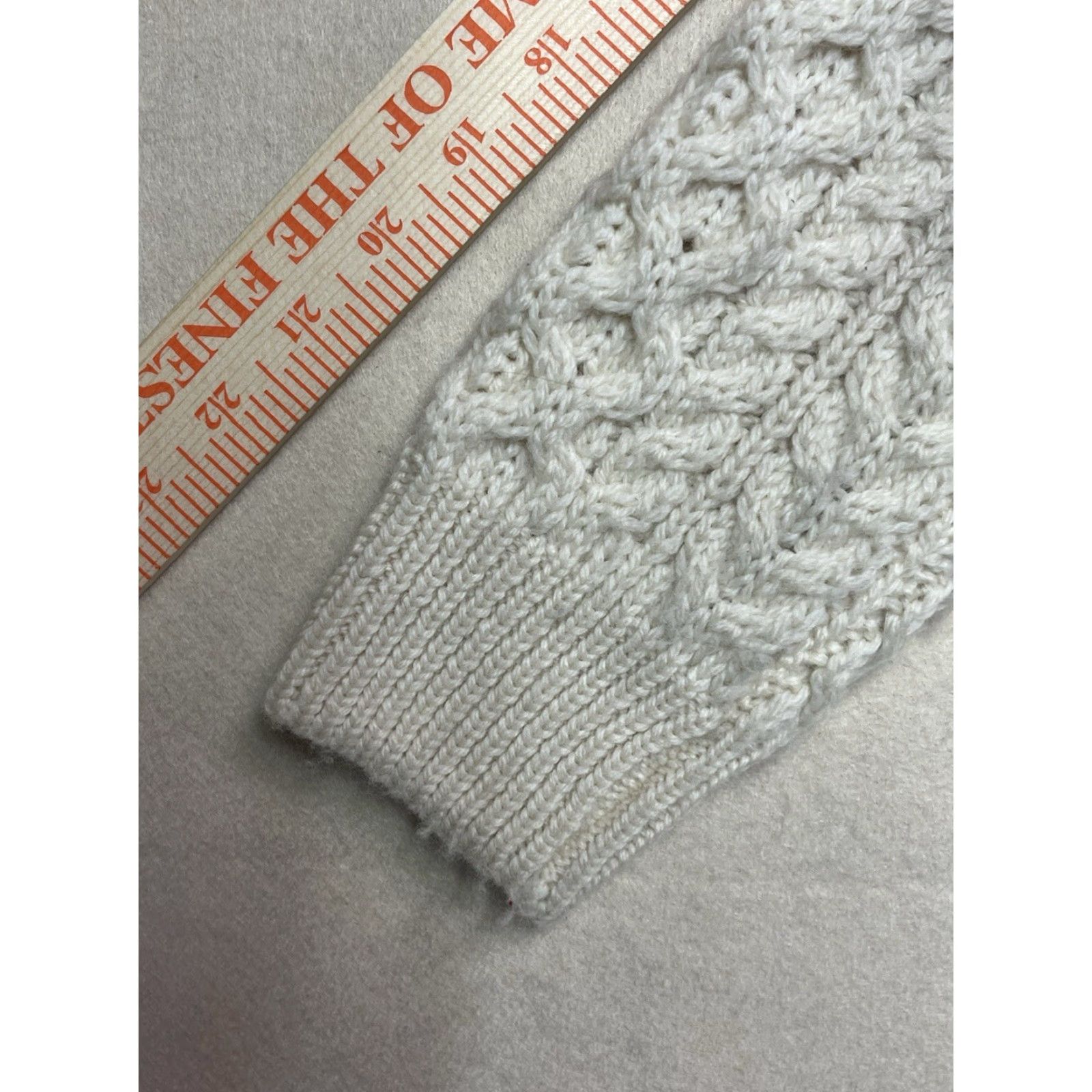 Vintage VINTAGE Ireland's Eye Ivory Cable Knit Fisherman Wool Sweater Women M Crew Neck Pullover See all pics See all Pics Sleeves Stains Mens? Wait. Size M / US 6-8 / IT 42-44 - 5 Thumbnail