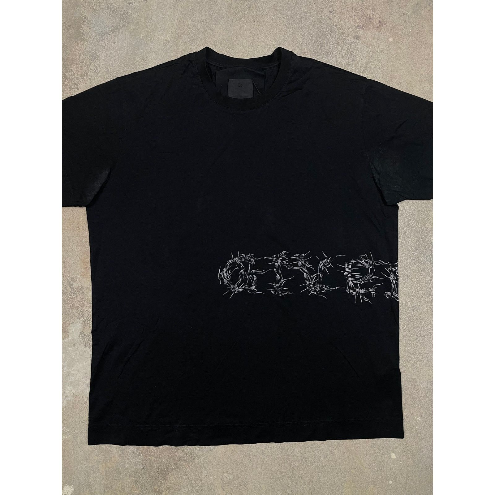Givenchy Givenchy Thorns Tee Black Medium Used Size US M / EU 48-50 / 2 - 2 Thumbnail
