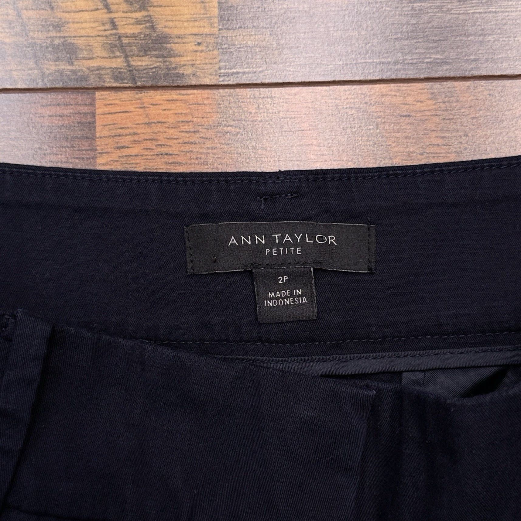 Ann Taylor Ann Taylor Shorts Womens 2 Petite Navy Blue Stretch Size 26" / US 2 / IT 38 - 3 Thumbnail