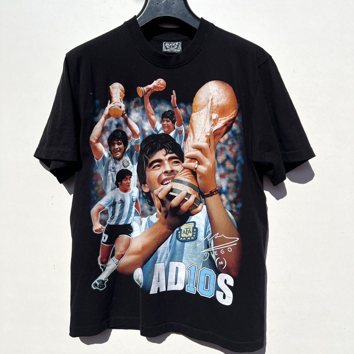 Vintage Diego Maradona Vintage Tee t-shirt Size US L / EU 52-54 / 3 - 1 Thumbnail