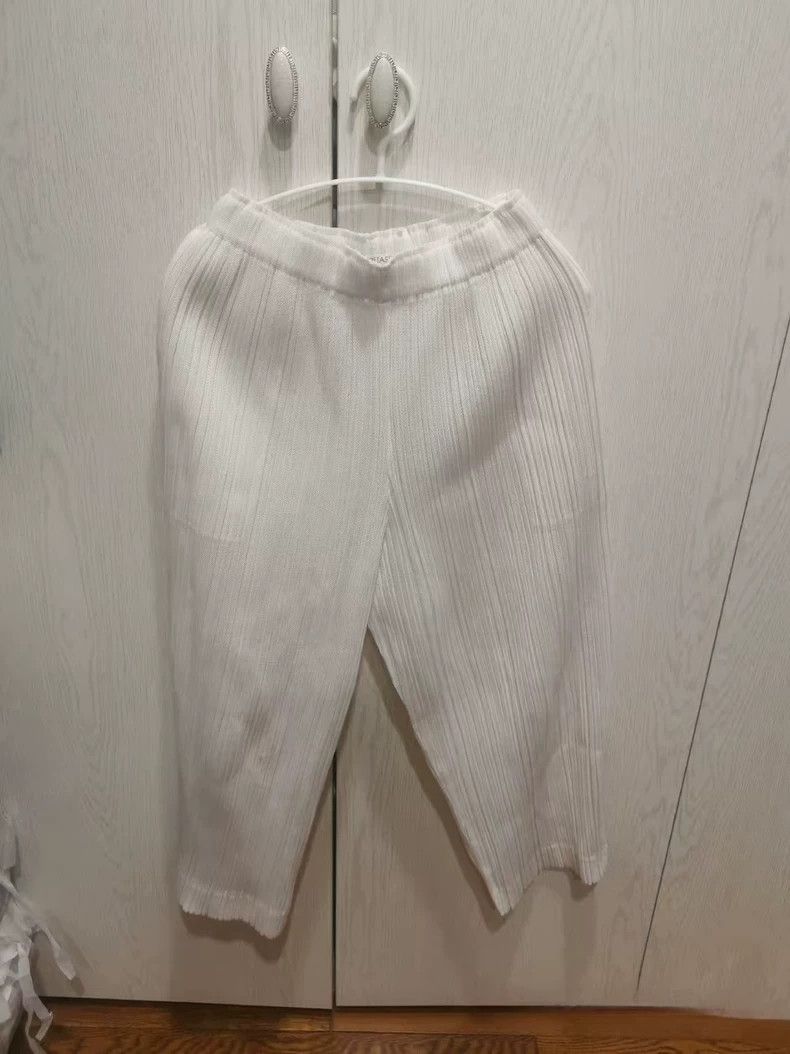 Issey Miyake Issey Miyake White pleated pants Size 25" / US 0 / IT 36 - 1 Thumbnail