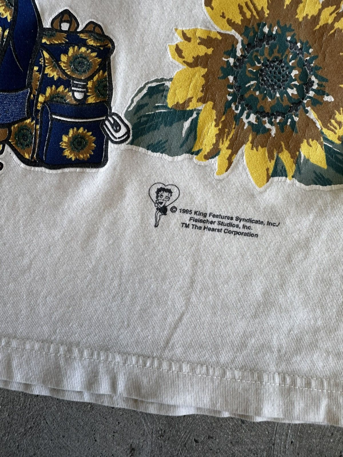 Japanese Brand × Vintage Vintage 1995 Betty Boop Sun Flower All Over Print GraphicTee Size US L / EU 52-54 / 3 - 9 Thumbnail