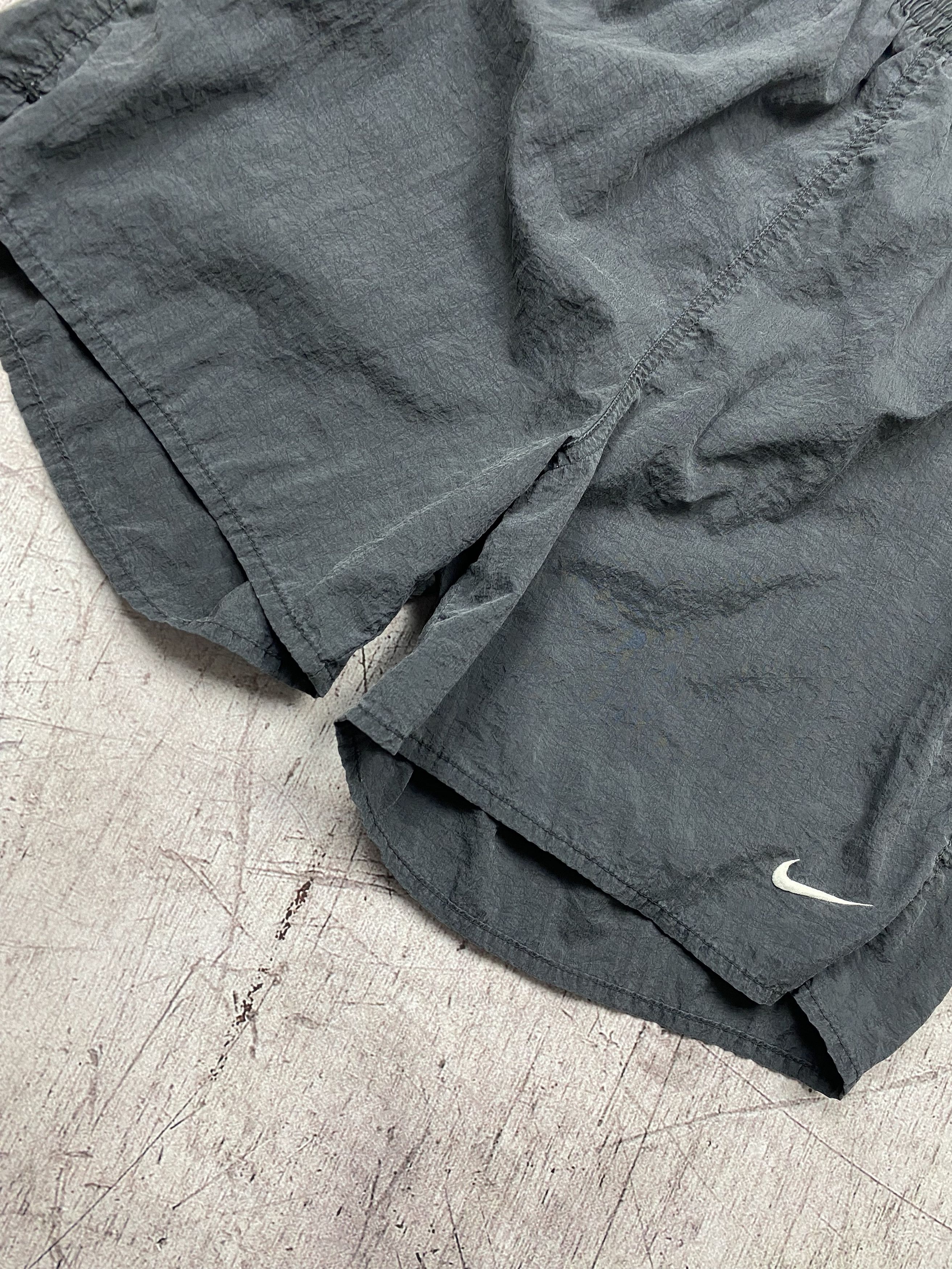 Nike × Vintage Nike 90s vintage nylon shorts Size US 36 / EU 52 - 3 Thumbnail