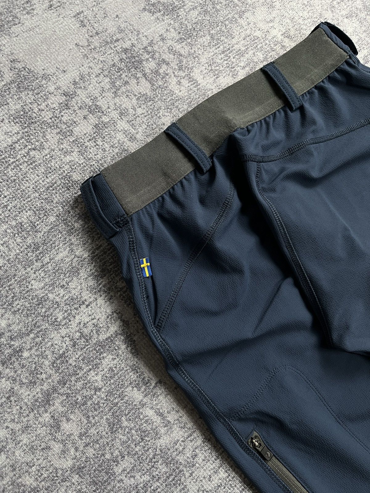 Fjallraven FJALLRAVEN BERGTAGEN TROUSER PANTS Size US 27 - 12 Thumbnail