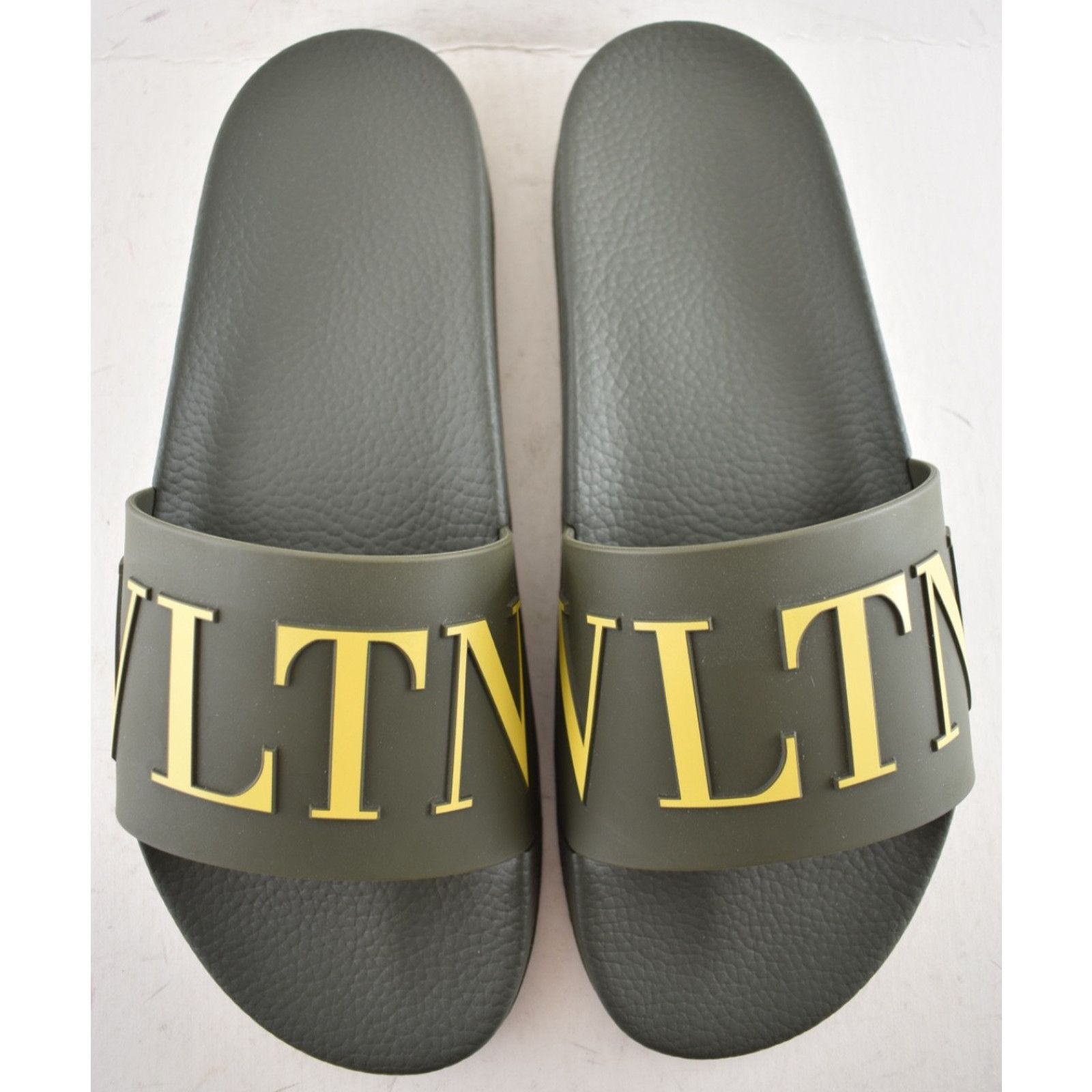Valentino Valentino Garavani VLTN Green Yellow Rubber Pool Slide 44 11 Size US 11 / EU 44 - 7 Thumbnail