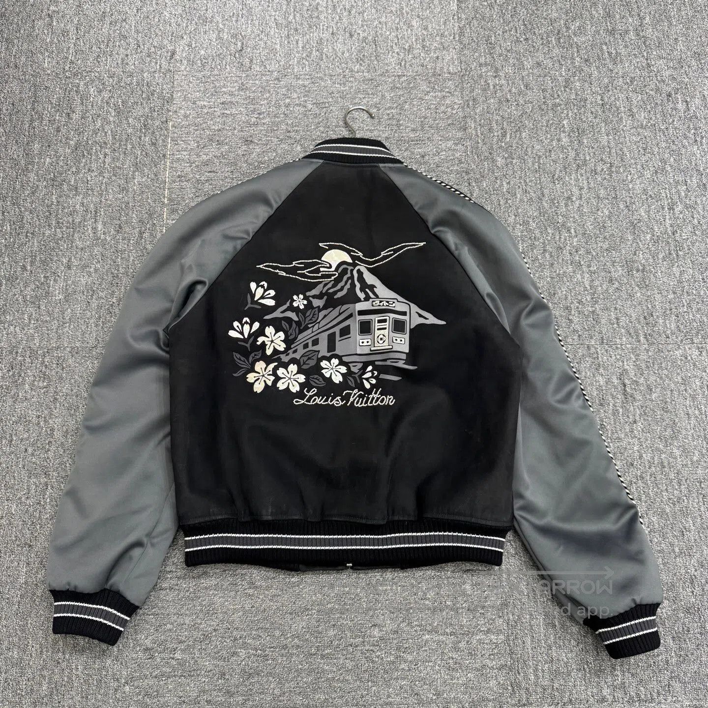 Louis Vuitton #REF! Size US M / EU 48-50 / 2 - 2 Thumbnail