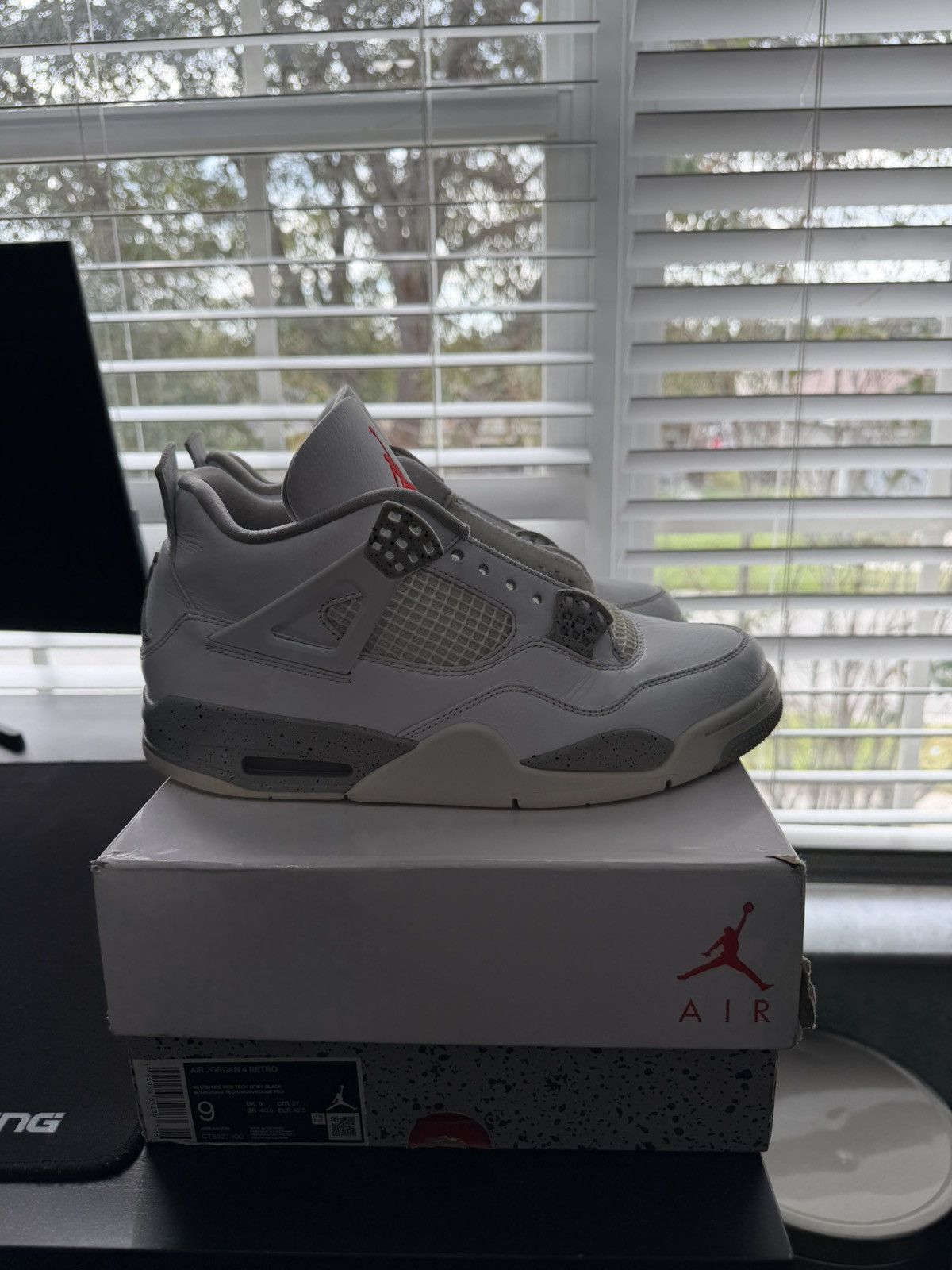 Jordan Brand Air Jordan Retro 4 White Oreo Size US 9 / EU 42 - 3 Thumbnail