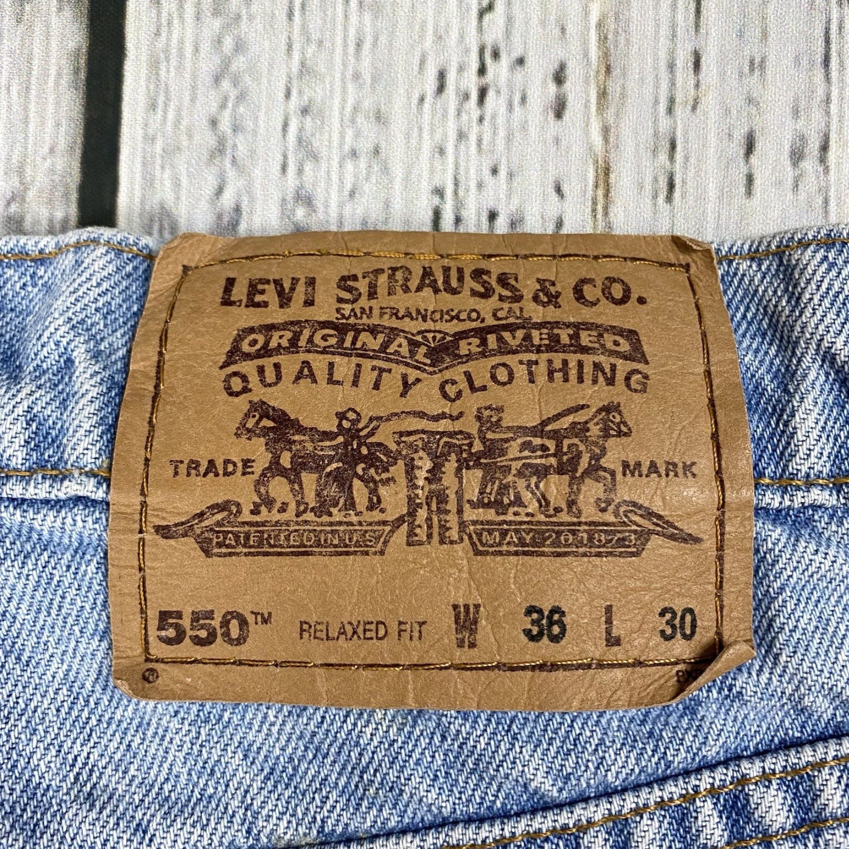 Levi's VINTAGE Levi's 550 Blue Denim Jeans Men W36 L30 Relaxed Fit Light Wash 90s Size US 36 / EU 52 - 3 Thumbnail