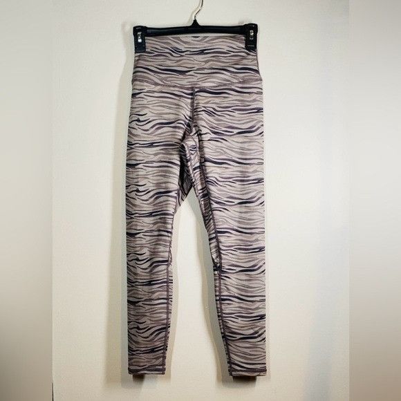 Other Sunzel Athletic Leggings in Shades of Gray and Purple sz 6 Size 28" / US 6 / IT 42 - 1 Thumbnail