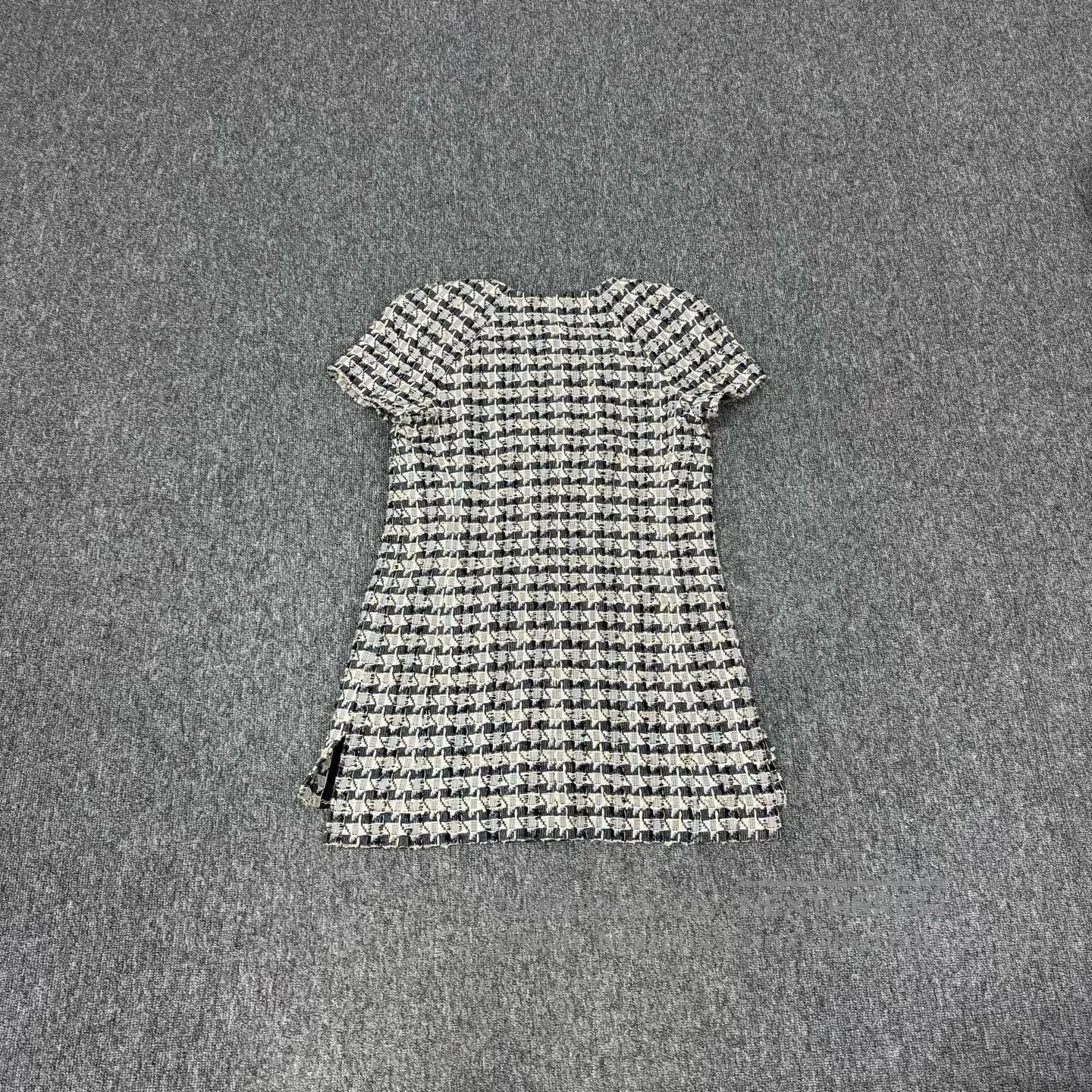 Chanel Chanel Greek Series Owl Diamond扣 Coarse Knit Dress| Size L / US 10 / IT 46 - 2 Thumbnail