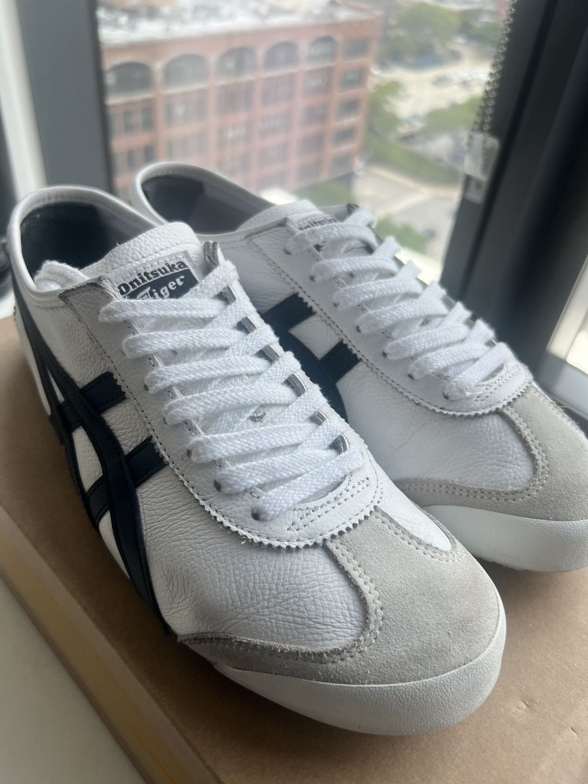 Onitsuka Tiger Onitsuka Tiger Mexico 66, White/Black Size US 9 / EU 42 - 8 Thumbnail