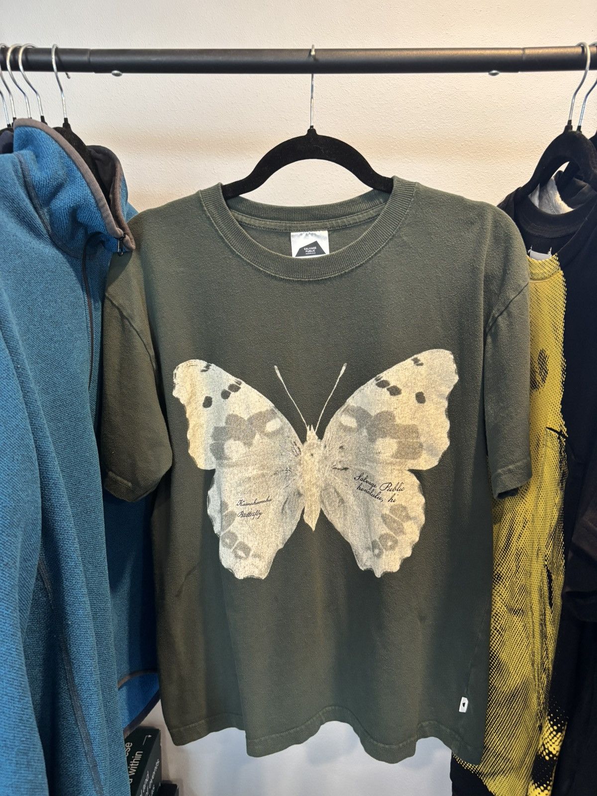 Japanese Brand Salvage Public Honolulu Kamehameha Butterfly T-shirt 🦋 Size US S / EU 44-46 / 1 - 1 Thumbnail