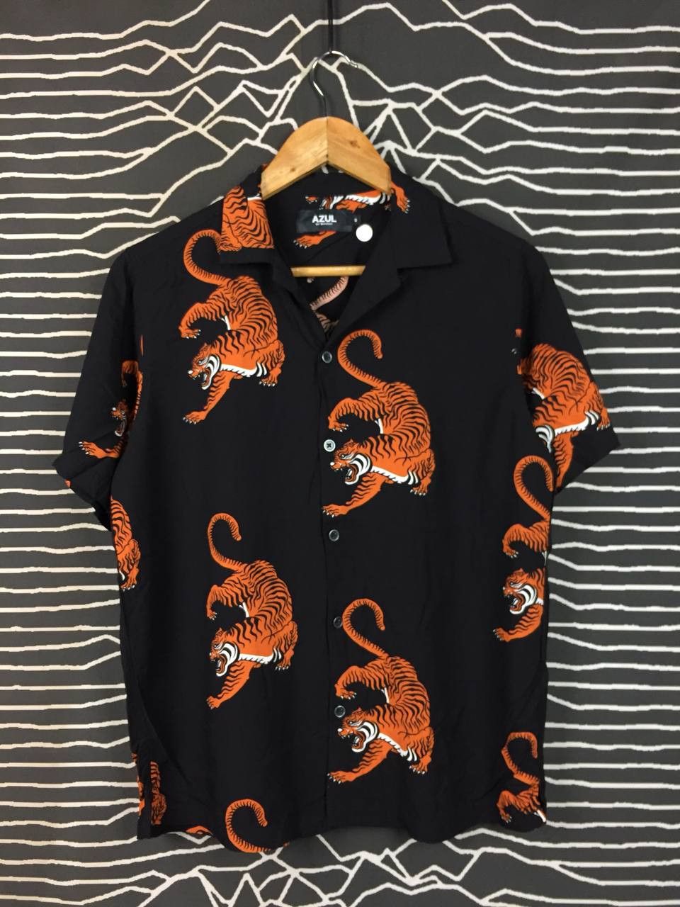 MOUSSY Azul by Moussy Tiger All Over Print Open Collar Rayon Shirt Size US S / EU 44-46 / 1 - 1 Thumbnail