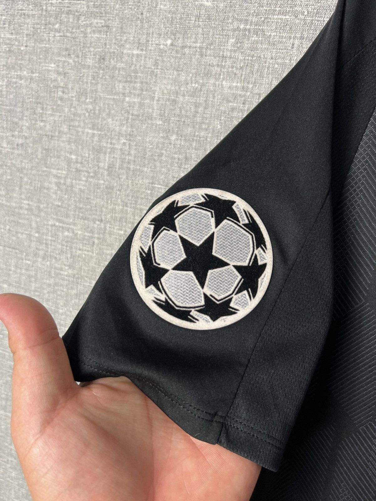 New Balance #11 M. Salah Liverpool 2018 Blackout Limited Edition Jersey Size US M / EU 48-50 / 2 - 4 Thumbnail