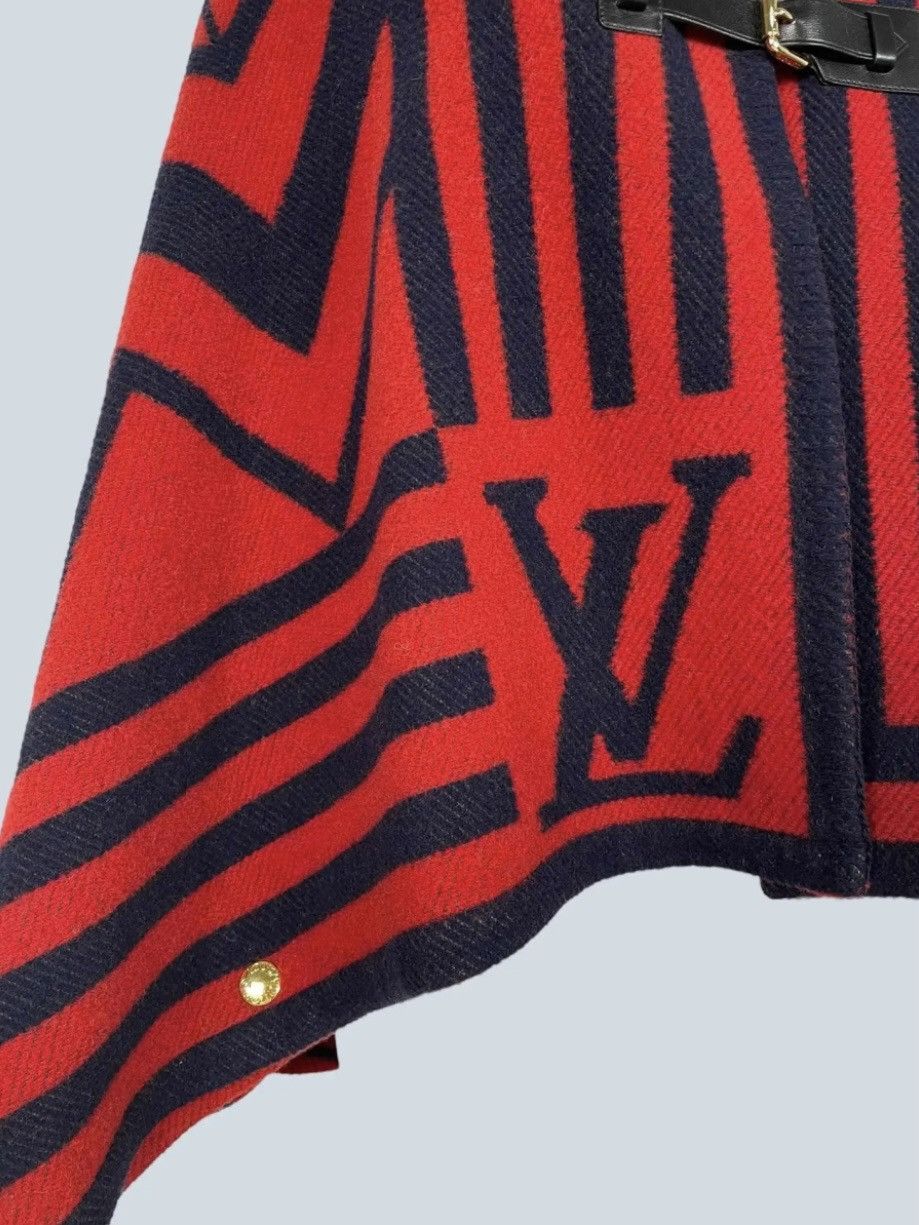 Louis Vuitton Louis Vuitton Karakoram wool poncho, 40 fr. Size M / US 6-8 / IT 42-44 - 4 Thumbnail