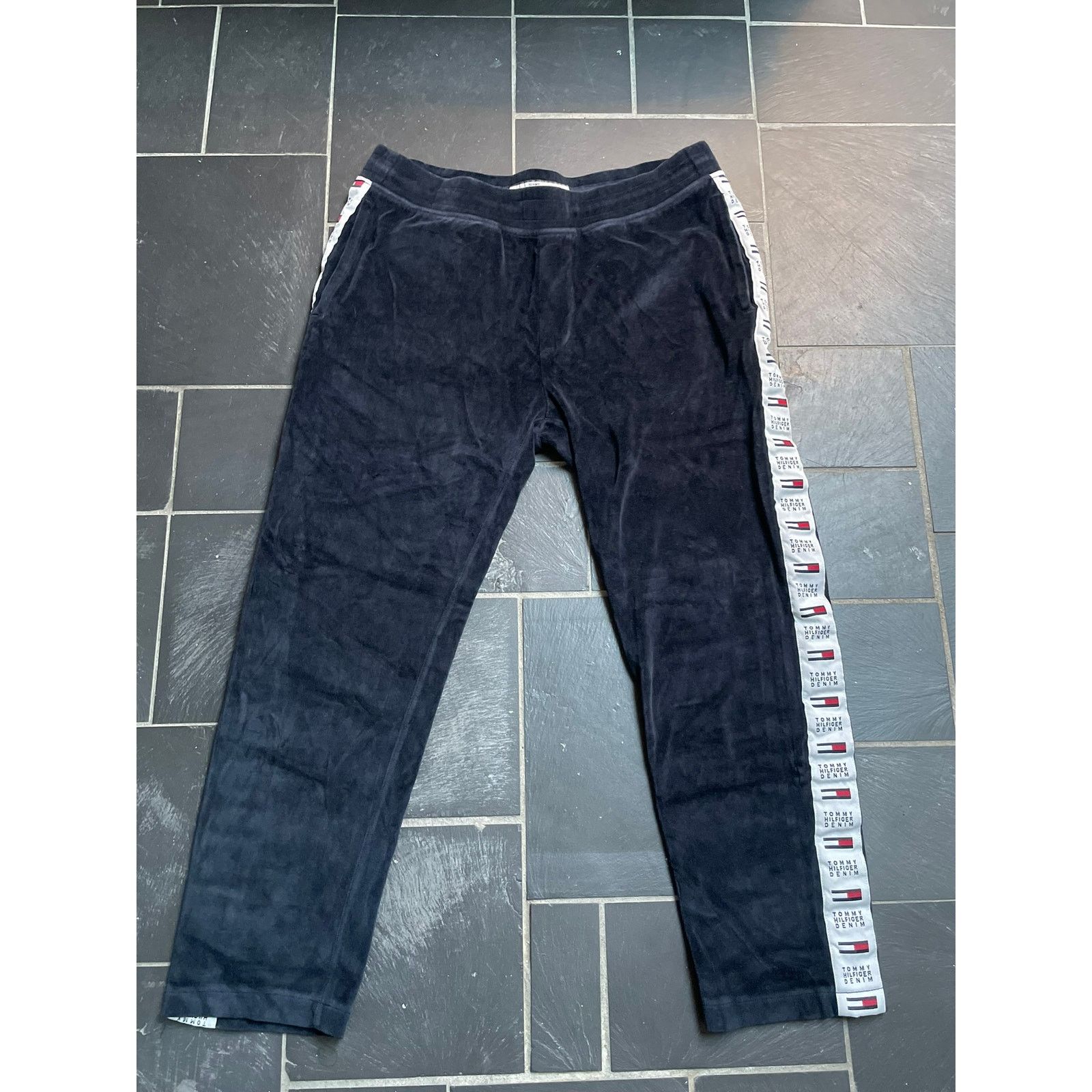 Tommy Hilfiger Tommy Hilfiger Velour Sweatapants Medium Size US 32 / EU 48 - 1 Thumbnail