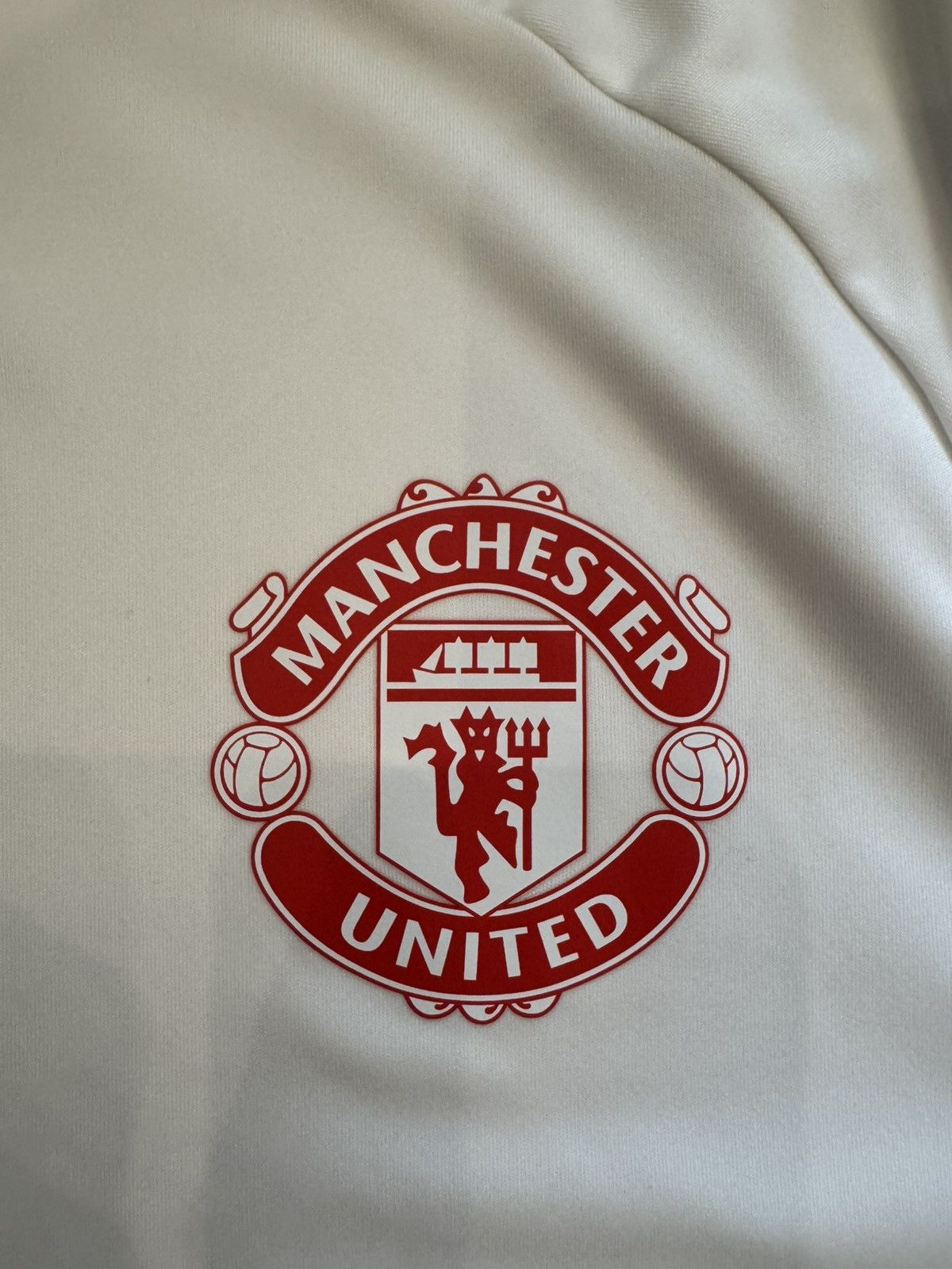 Adidas MANCHESTER UNITED 2023 TRAINING FOOTBALL JERSEY ADIDAS SIZ M Size US M / EU 48-50 / 2 - 8 Thumbnail