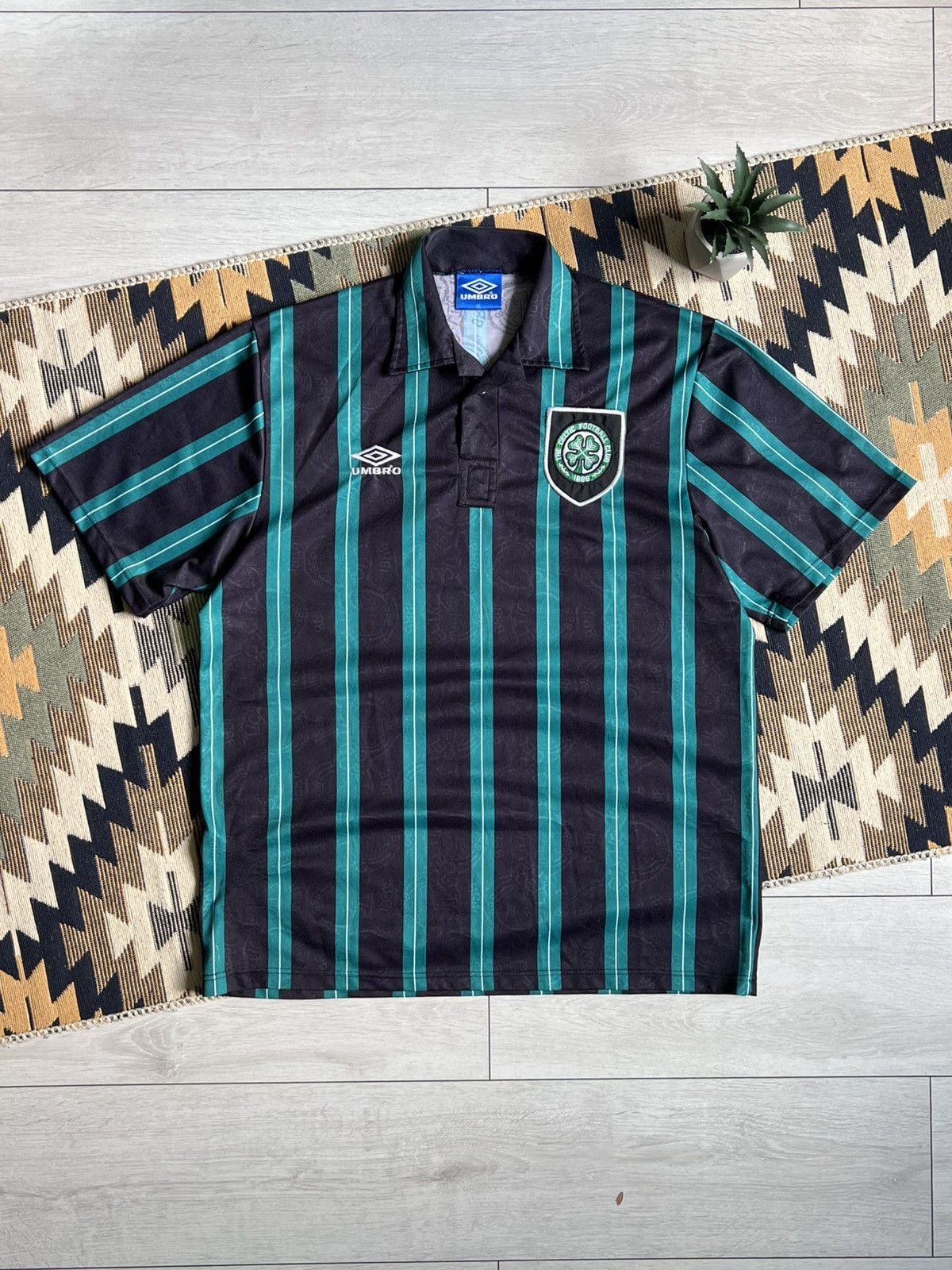 Umbro Vintage Umbro Celtic Glasgow 1992-1993 Blokecore Jersey Size US XL / EU 56 / 4 - 1 Thumbnail