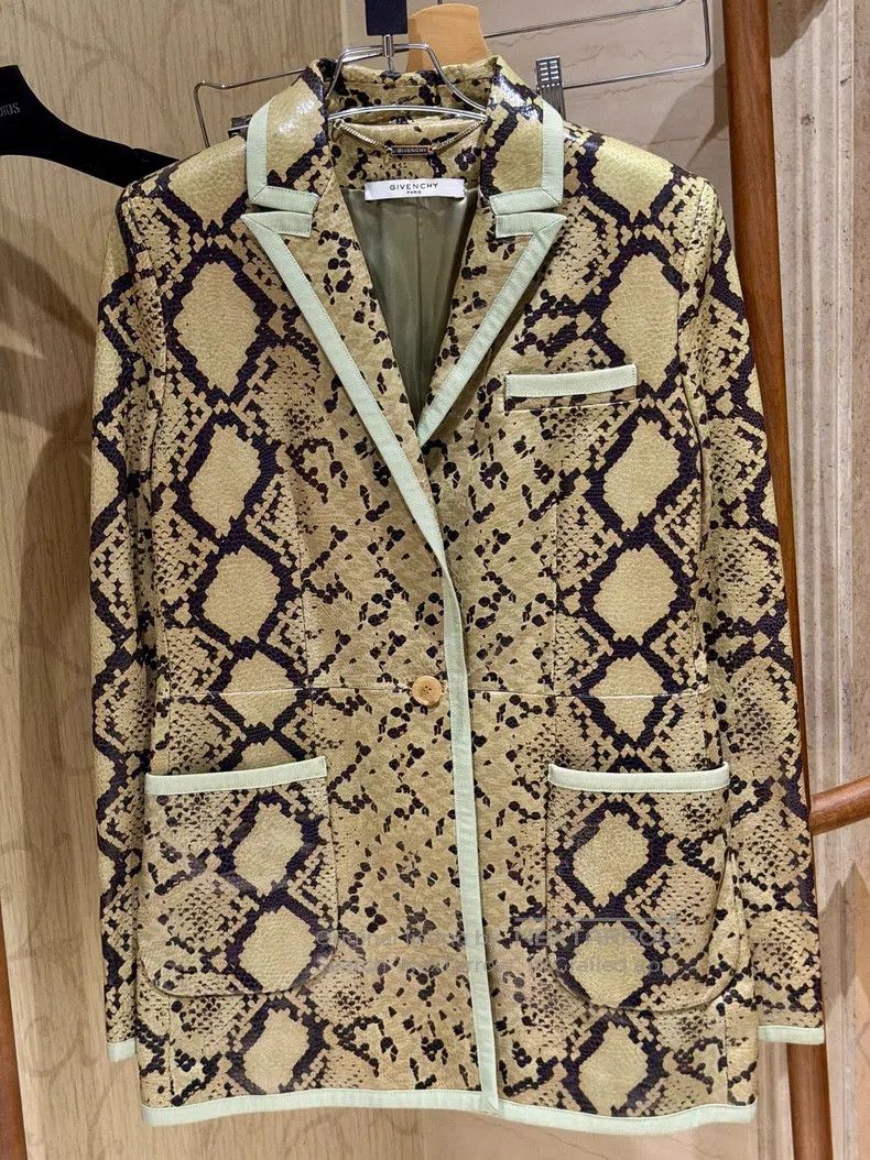 Givenchy Givenchy Snake Skin Lamb Skin Blazer Size US XXS / EU 40 - 1 Thumbnail