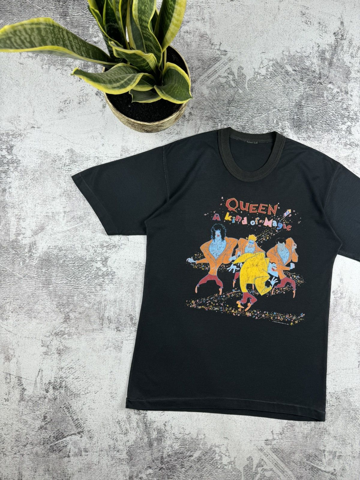 Band Tees Vintage 1986 Queen A Kind of Magic Tour 80S Music T Shirt Size US S / EU 44-46 / 1 - 3 Thumbnail