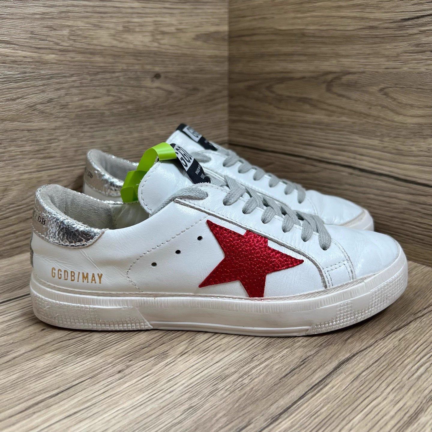 Golden Goose Golden Goose GGDB Silver Tail White Sneakers 36/95% New Size US 5 / IT 35 - 3 Thumbnail