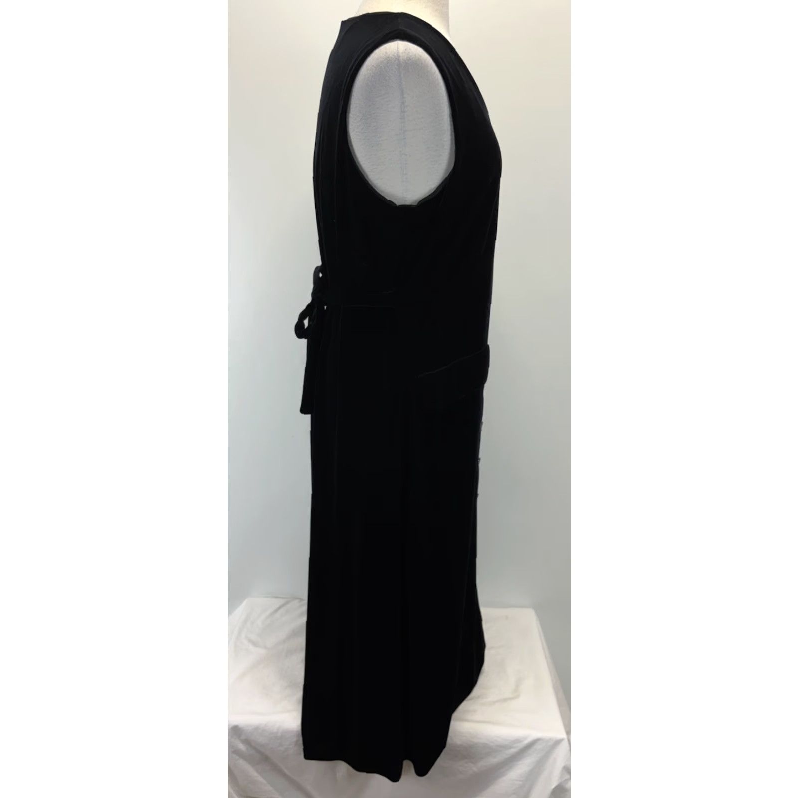 Velvet VINTAGE Dani Michaels Stretch Velvet Velour Maxi Dress Large Black Button Front Goth Dress Size L / US 10 / IT 46 - 4 Thumbnail