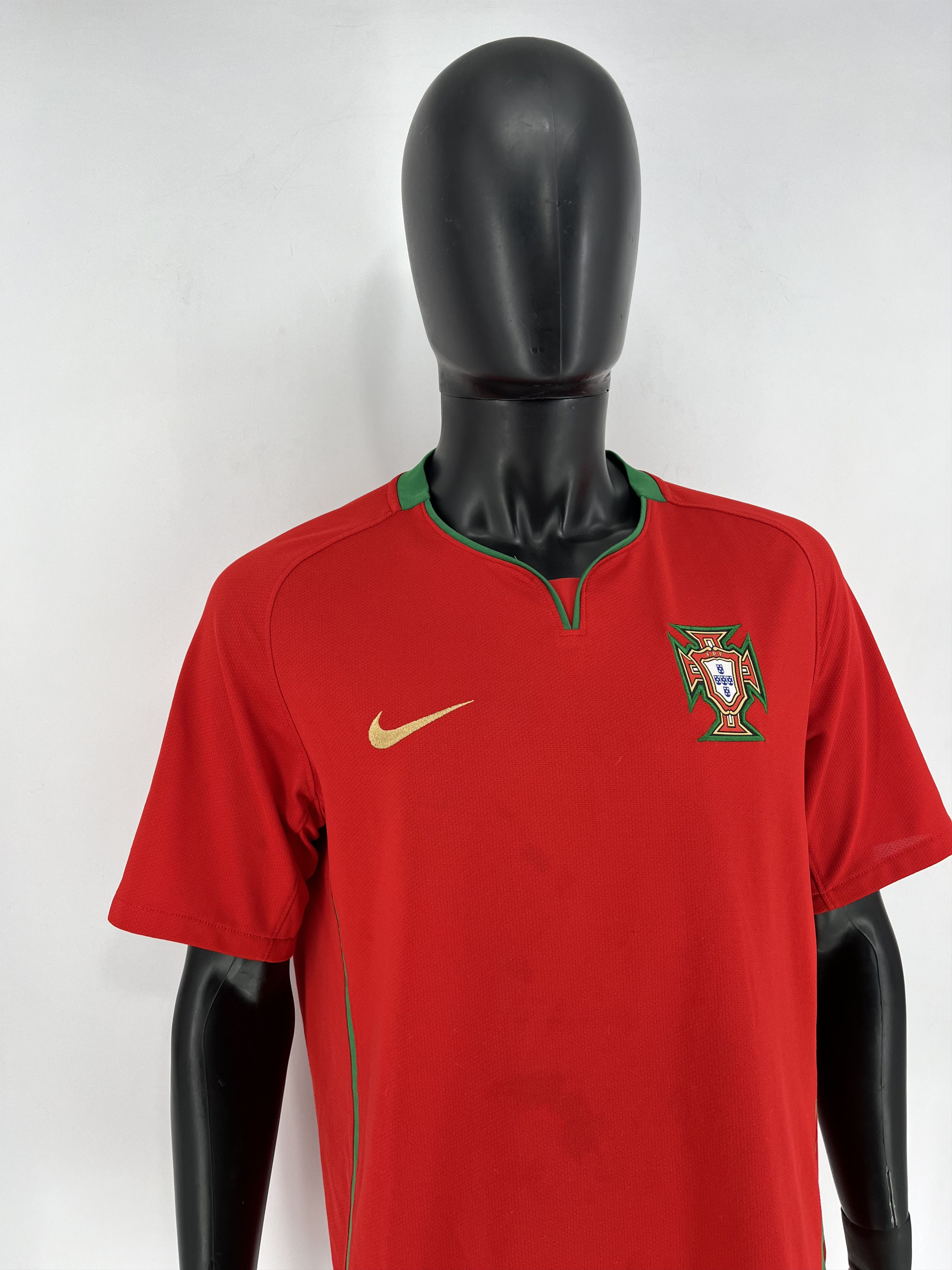 Other Vintage Nike Y2K Portugal Home jersey Shirt 00S Size US L / EU 52-54 / 3 - 3 Thumbnail