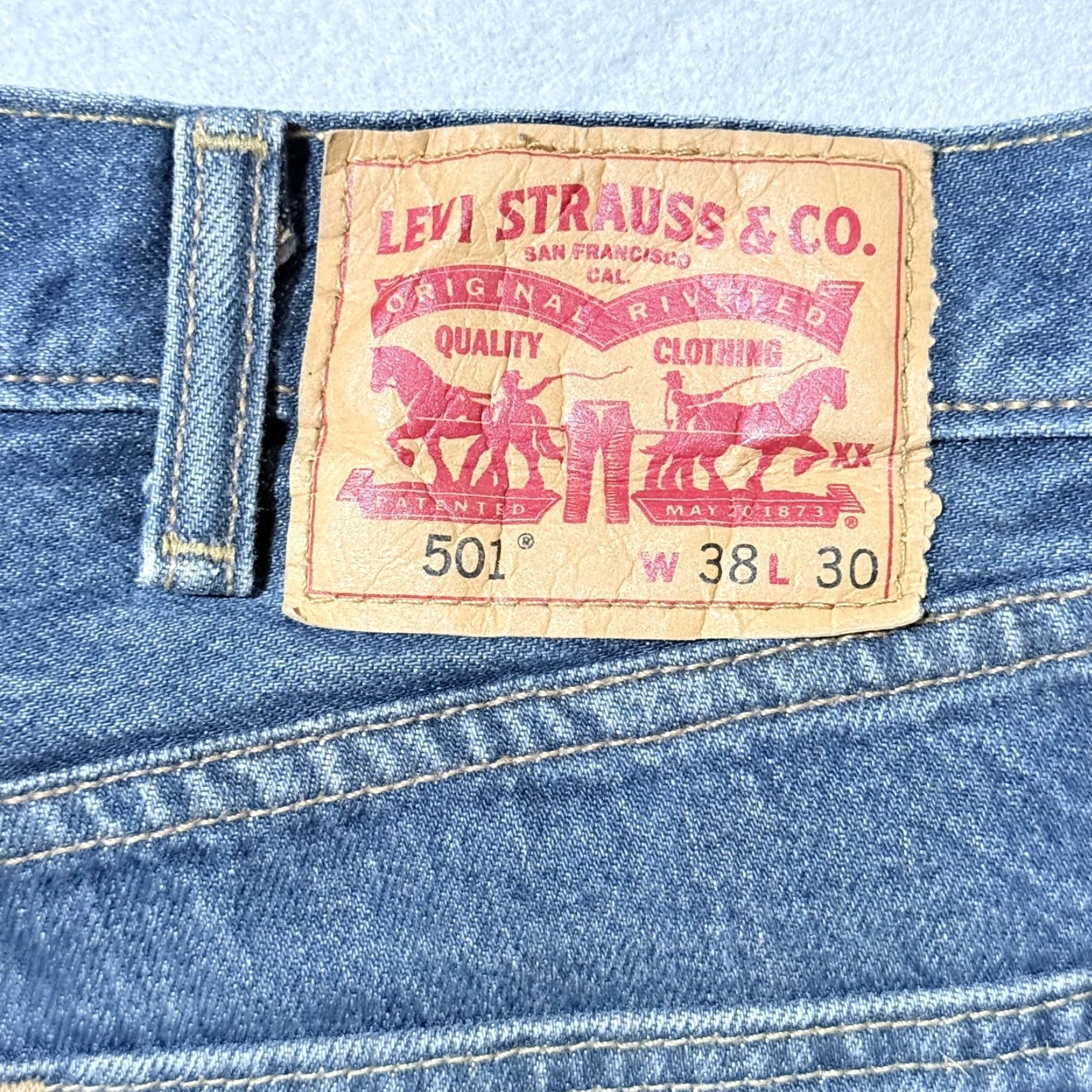 Levi's VINTAGE Levi's 501 Jeans Men Regular 38x30 Blue Light Wash Denim Classic Straight Jeans Mens Size US 38 / EU 54 - 2 Thumbnail