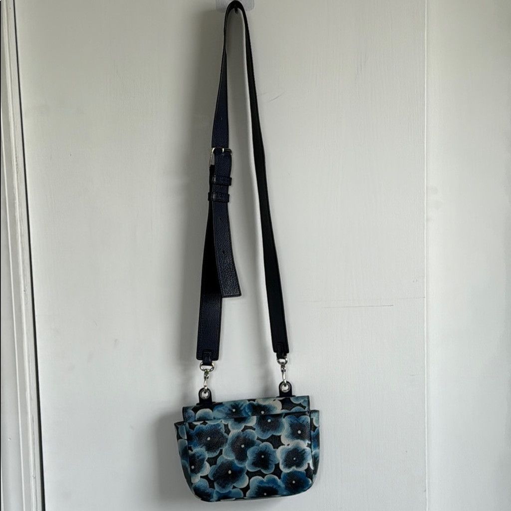 Marc by Marc Jacobs Marc Jacobs Blue Floral Crossbody Bag Size ONE SIZE - 10 Thumbnail