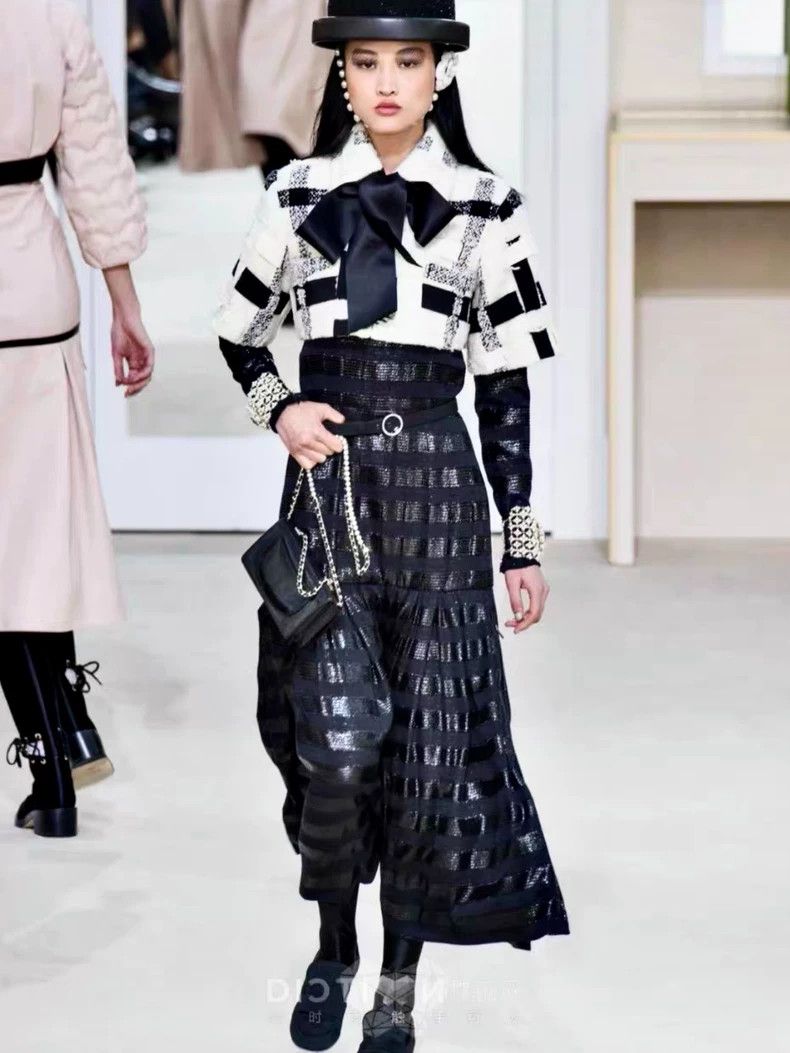 Chanel Chanel 16K chair series black and white fur coat Size XS / US 0-2 / IT 36-38 - 3 Thumbnail