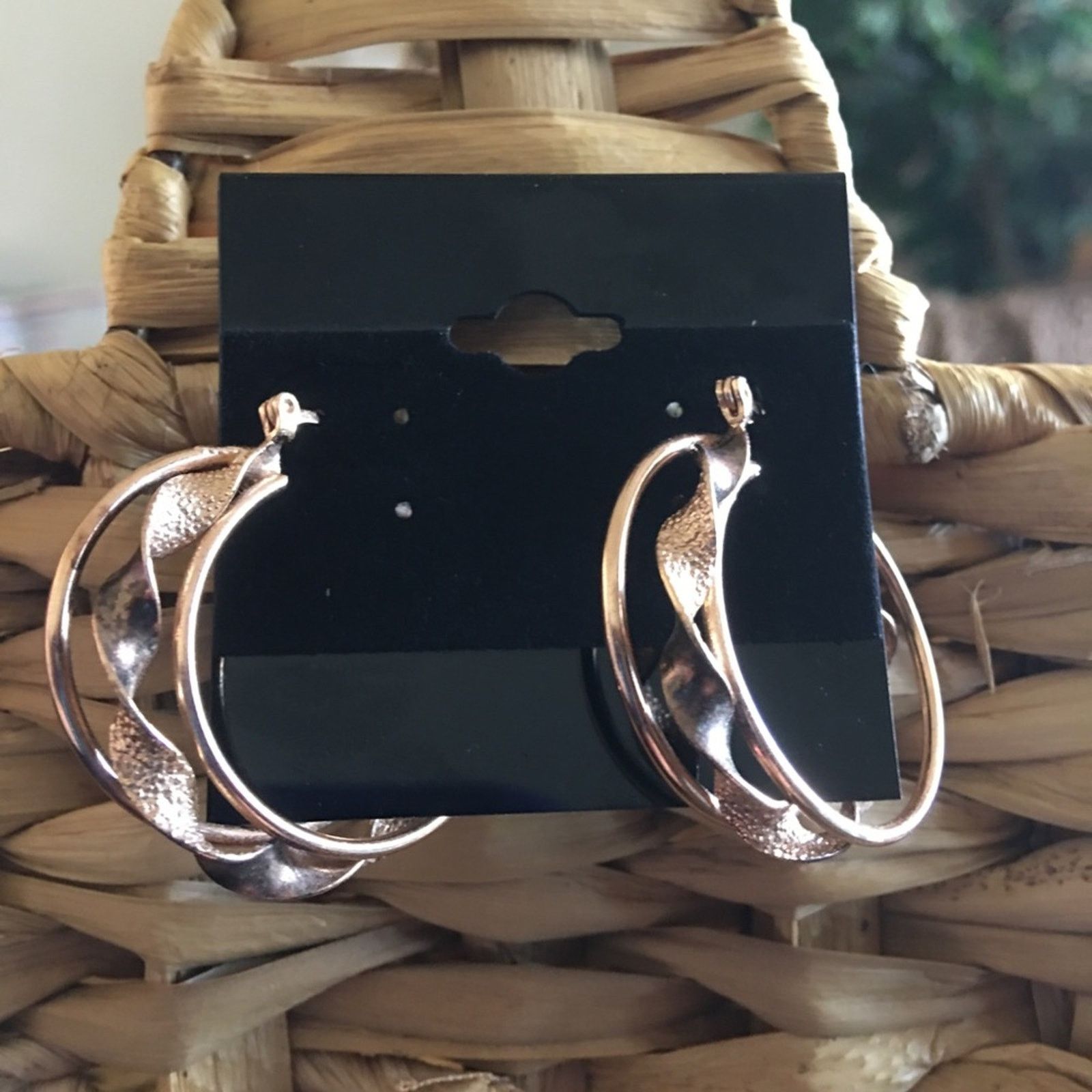 Jewelry Gold tone twisted hoop pierced earrings Size ONE SIZE - 1 Thumbnail