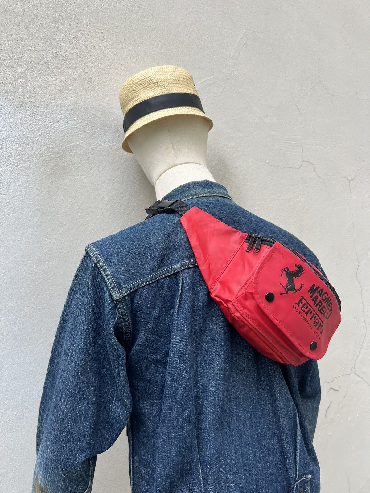 Ferrari RARE!! Vintage 90s Magnetti Marelli Ferrari Red Waist Bag Size ONE SIZE - 6 Thumbnail