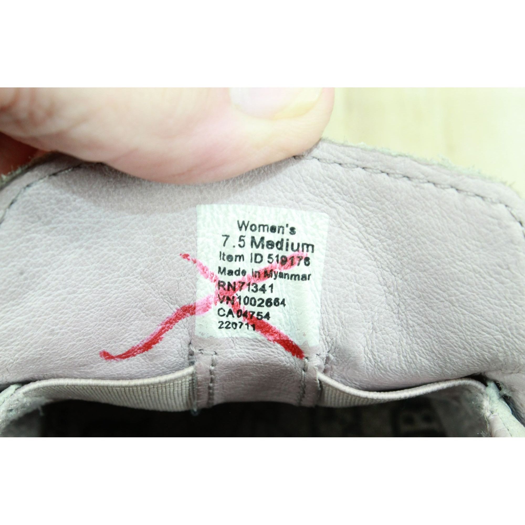 Leather LL Bean Eco Bay Women's Leather Slip On Sneaker Shoes Size US 7.5 / IT 37.5 - 8 Thumbnail