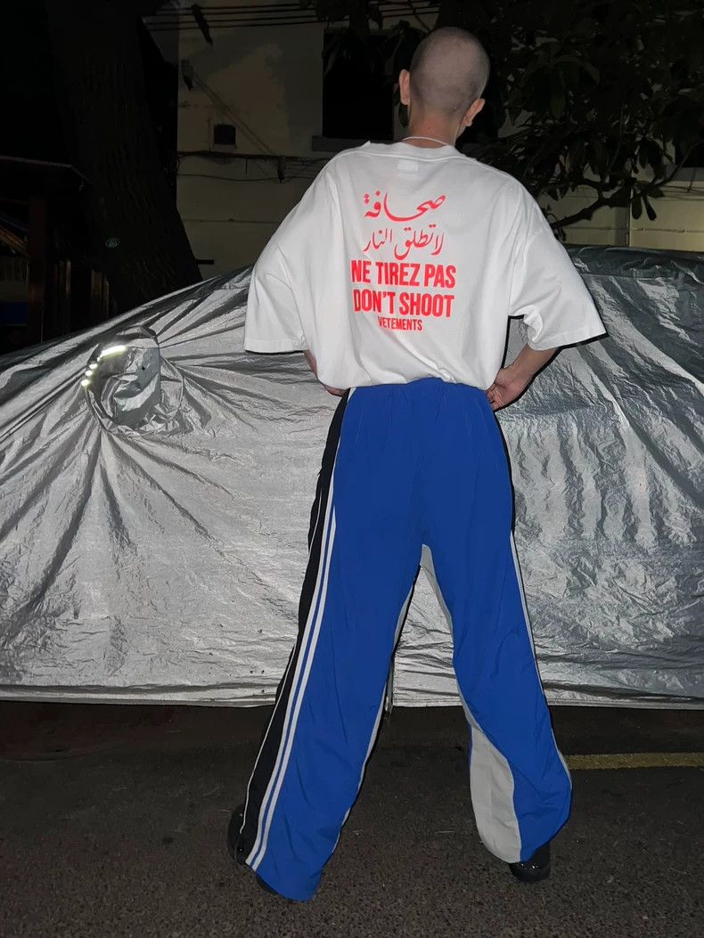 Vetements Vetements 20ss Showpiece Slogan Short Sleeve Size US M / EU 48-50 / 2 - 5 Thumbnail