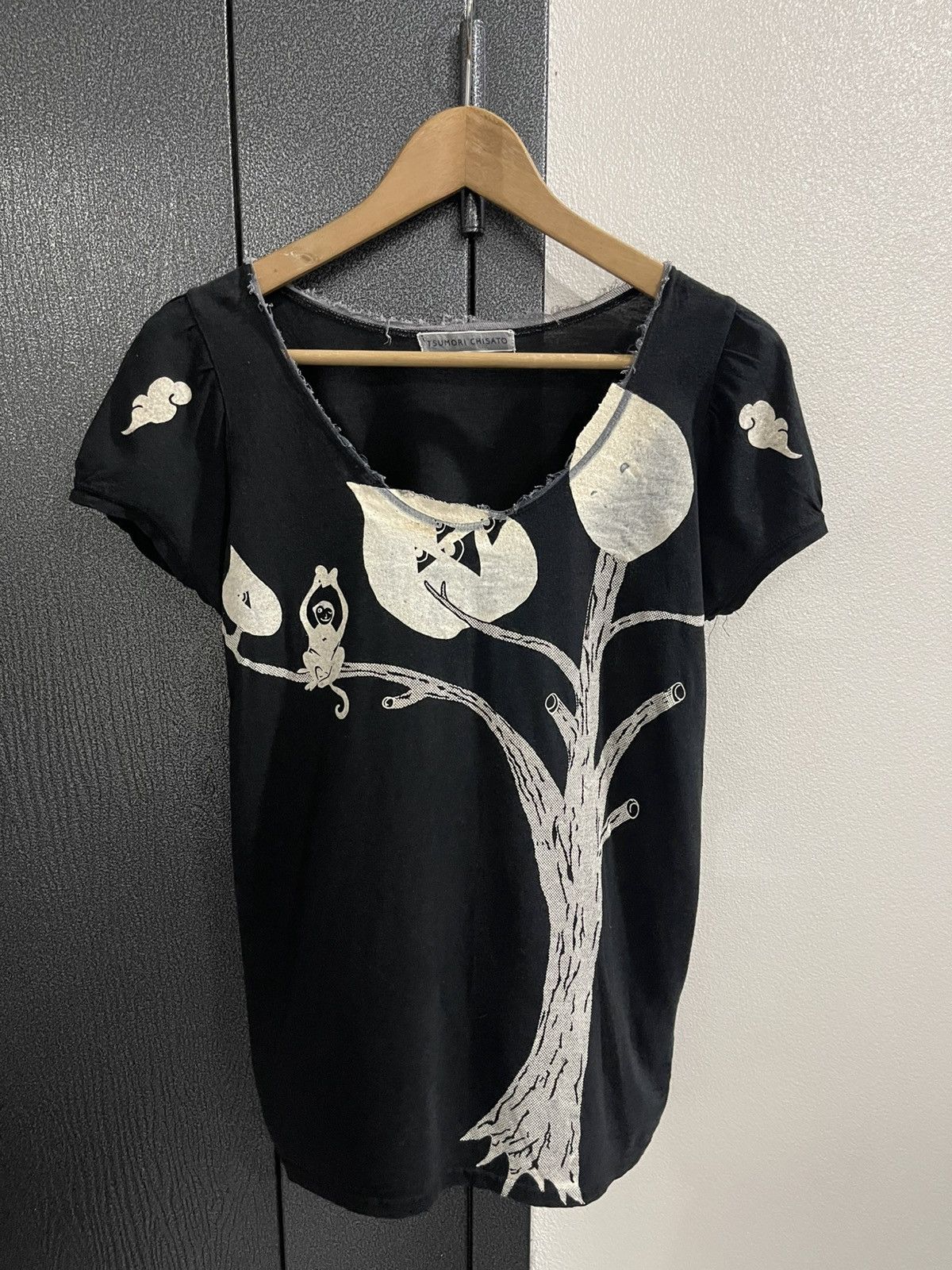Issey Miyake Issey Miyake Tsumori Chisato Tree Design Tee Size S / US 4 / IT 40 - 1 Thumbnail