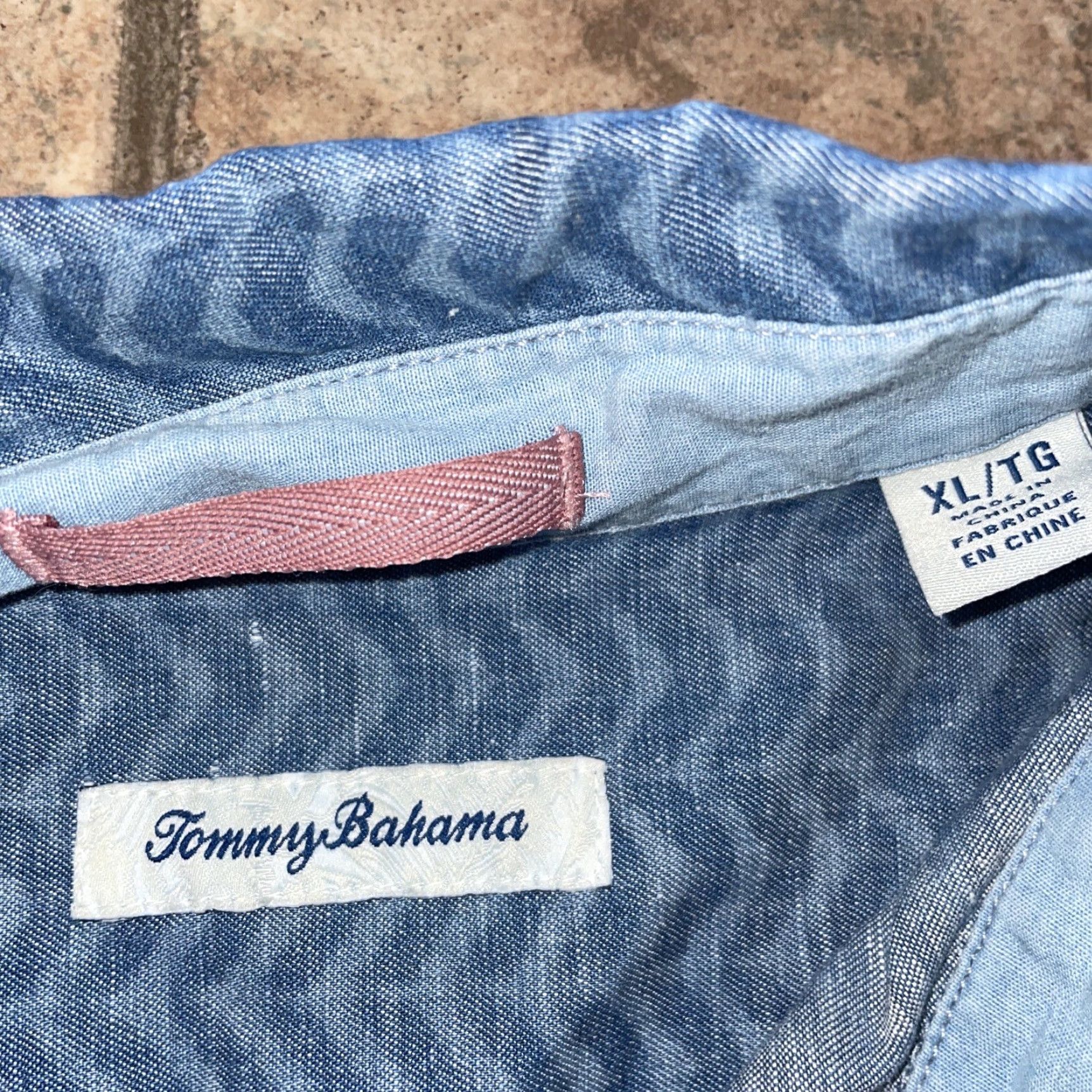 Tommy Bahama Tommy Bahama Shirt Blue Hawaiian Mens XL Short Sleeve Button-Up Hawaiian Theme Mens XL Size US XL / EU 56 / 4 - 3 Thumbnail