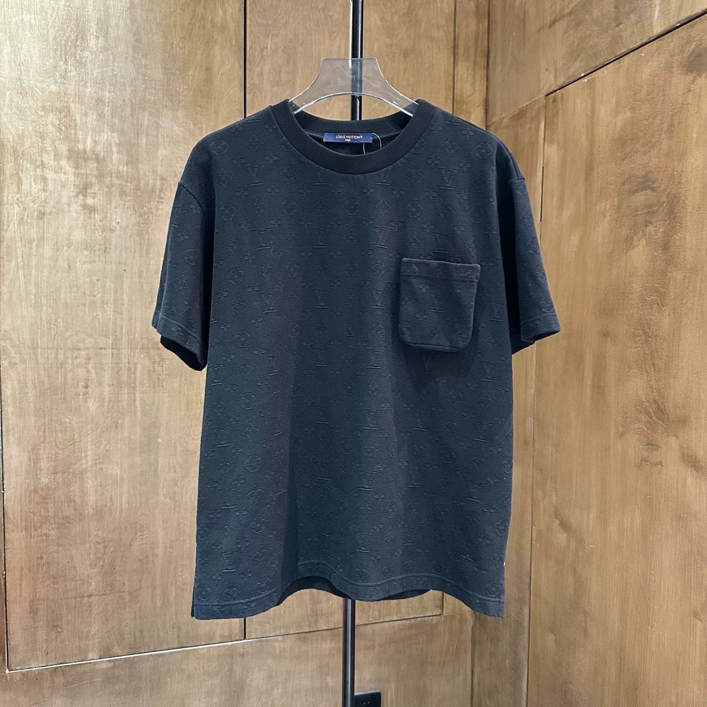 Louis Vuitton Louis Vuitton Black T-Shirt L Men Size US L / EU 52-54 / 3 - 1 Thumbnail