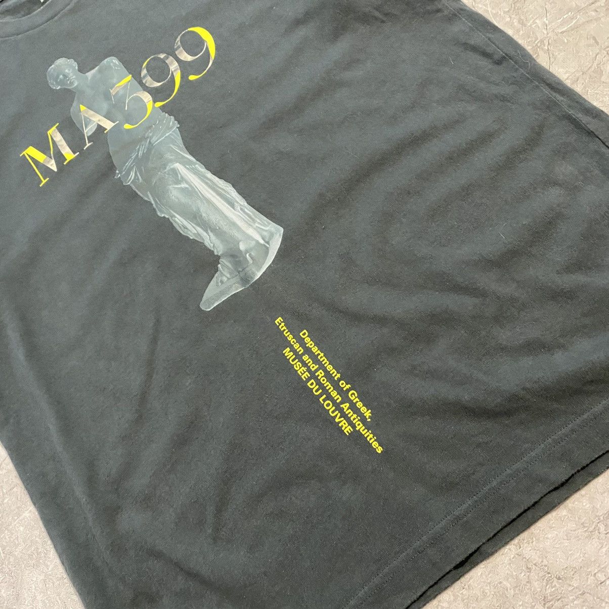 Uniqlo UNIQLO MUSEE DU LOUVRE PETER SAVILLE TEE BIG LOGO Size US M / EU 48-50 / 2 - 5 Thumbnail