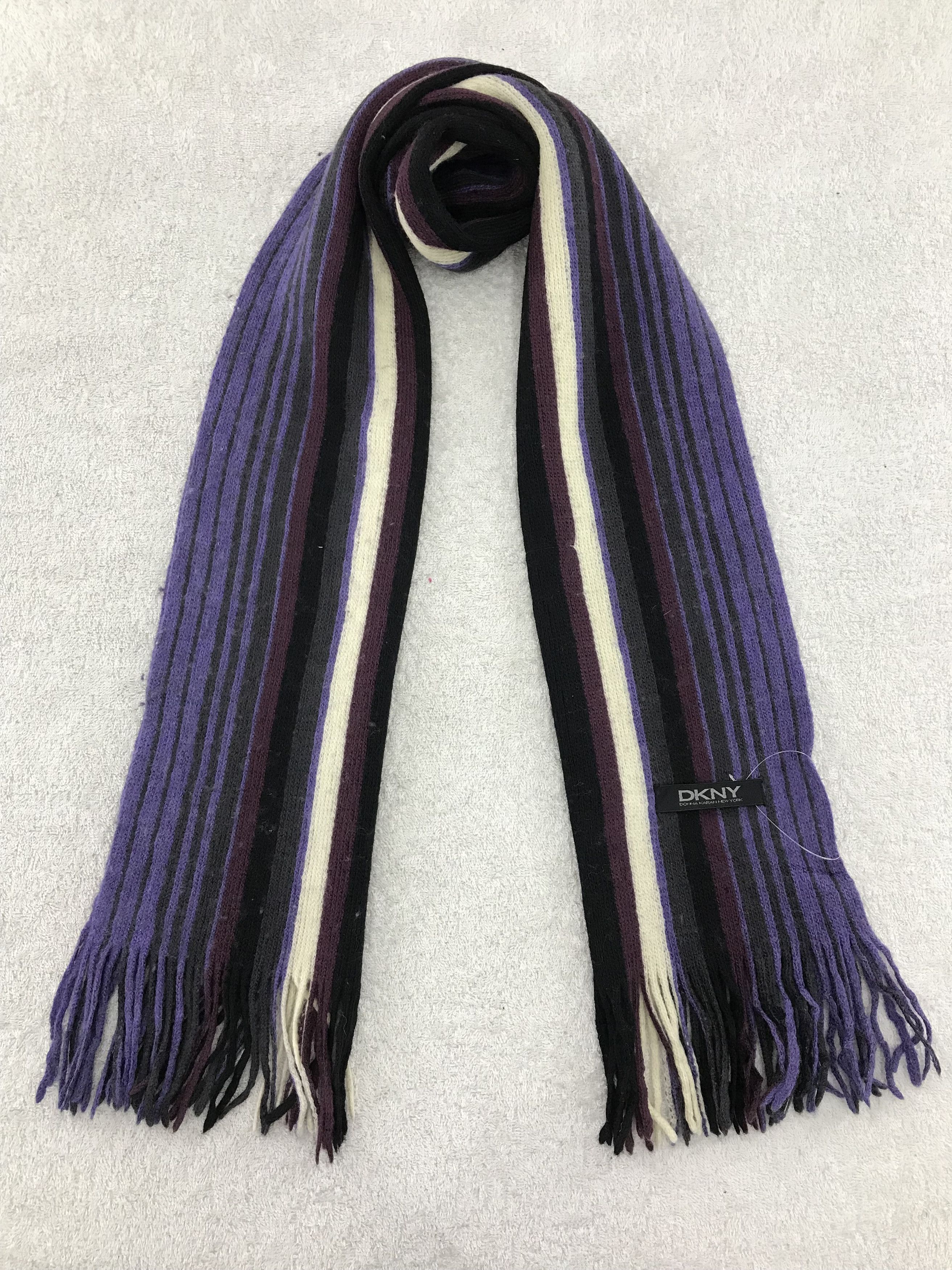 DKNY Scarf / Muffler / Neckwear - WW1140