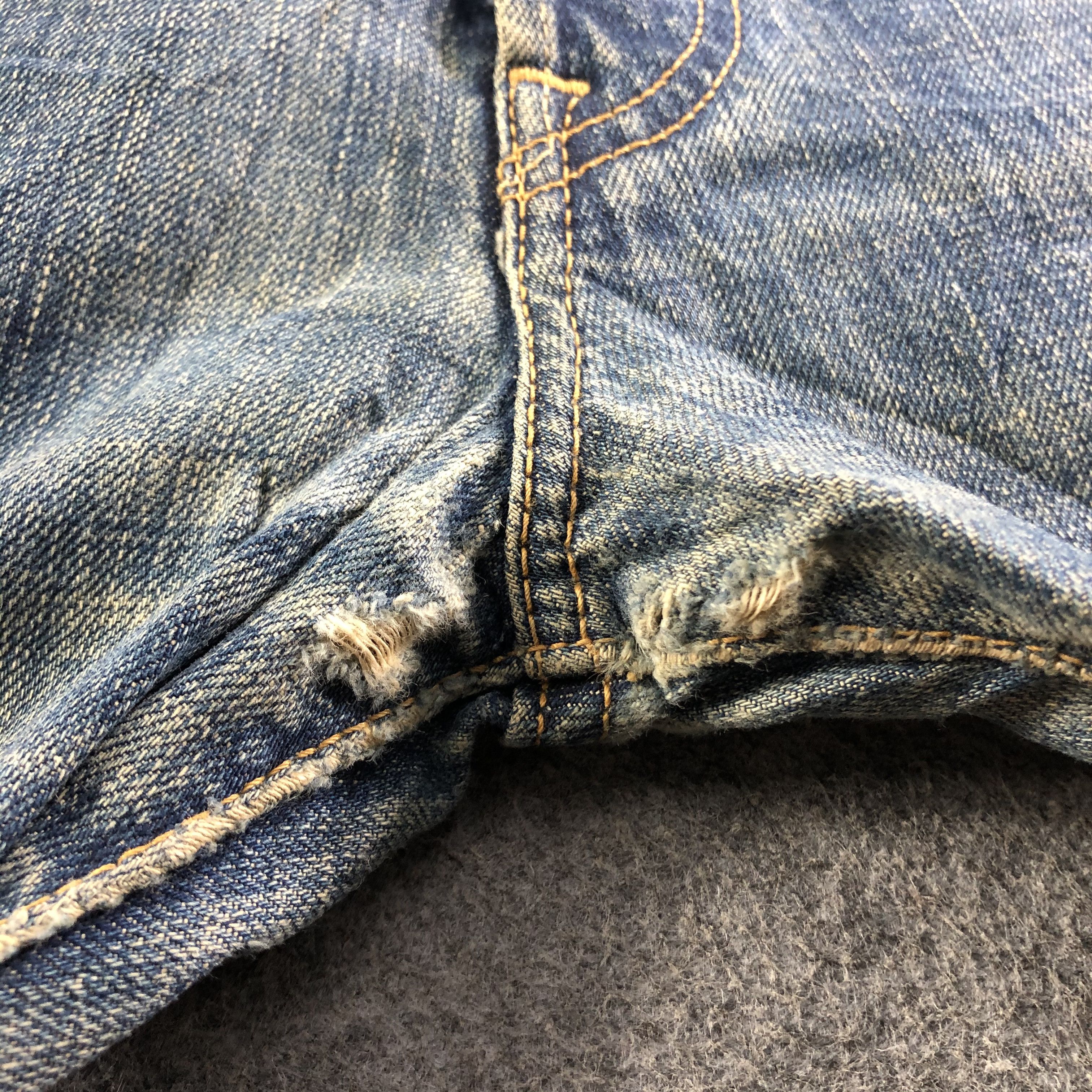 Levi's Vintage Blue Wash Levis 501 Jeans-J3561 Size US 35 - 8 Thumbnail