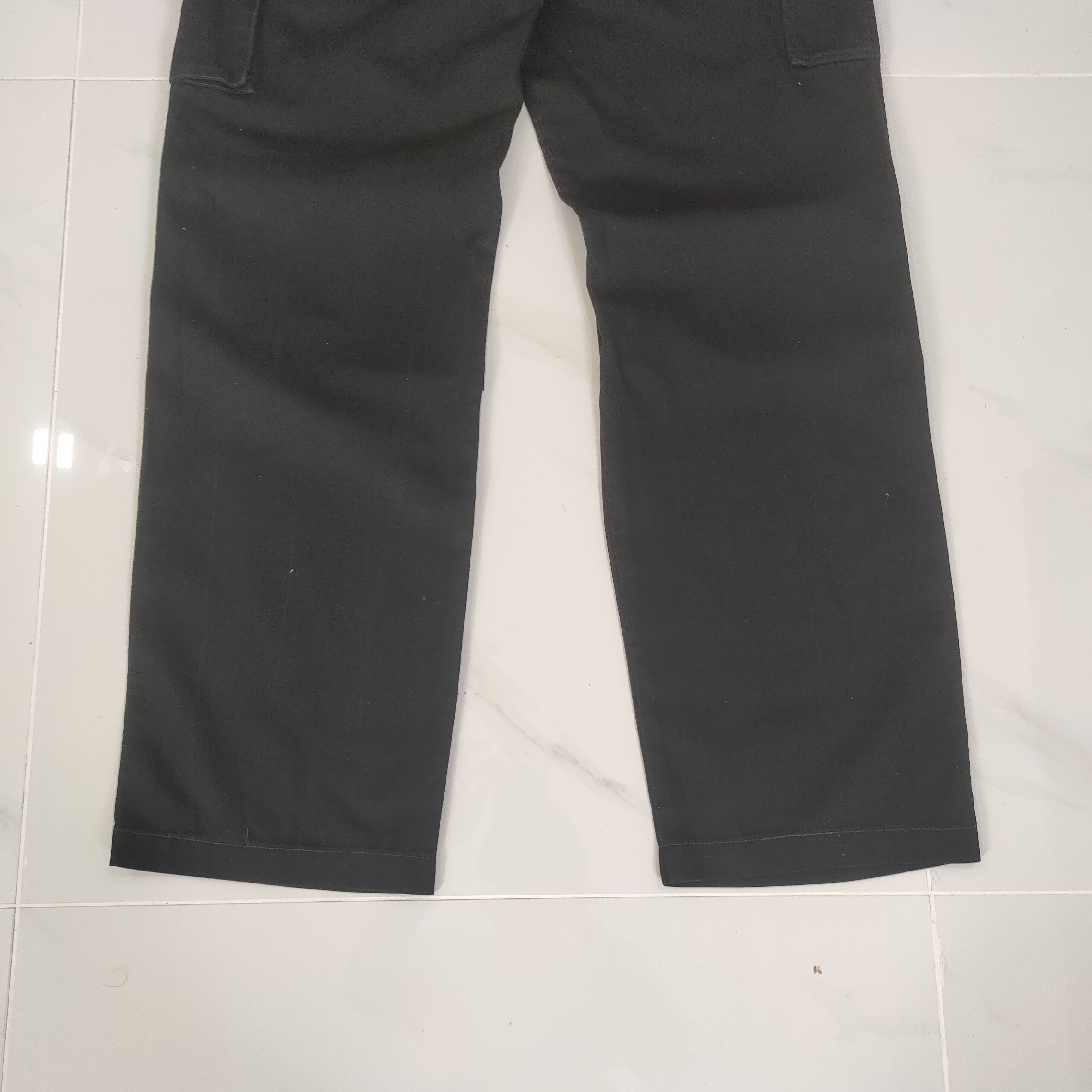 Japanese Brand JAPANESE BRAND BLACK CARGO PANTS Size US 32 / EU 48 - 8 Thumbnail