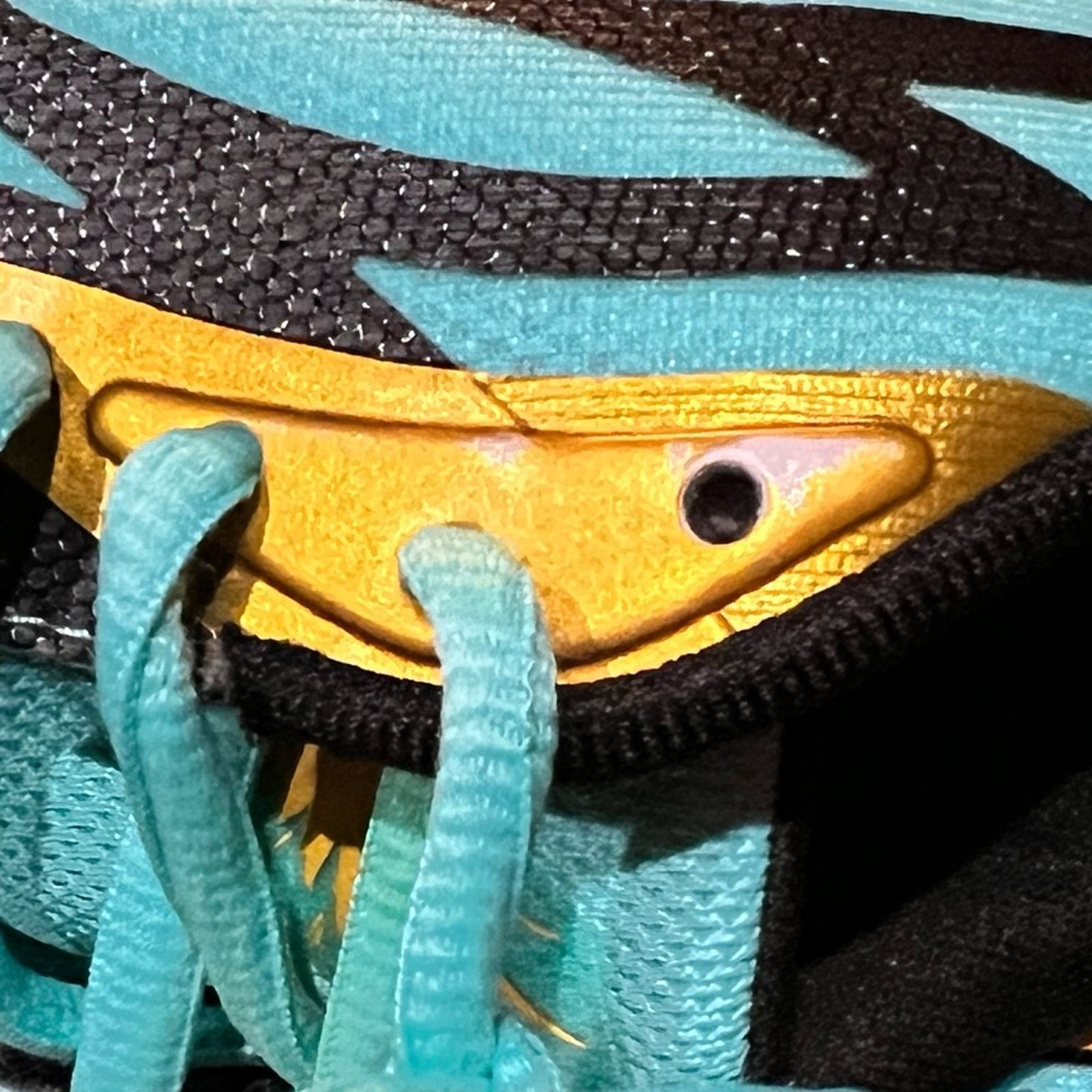 Puma PUMA MB.02 JR Mid Honeycomb (kids) size 5 Elektro Aqua Teal Size US 5 / EU 37 - 14 Thumbnail