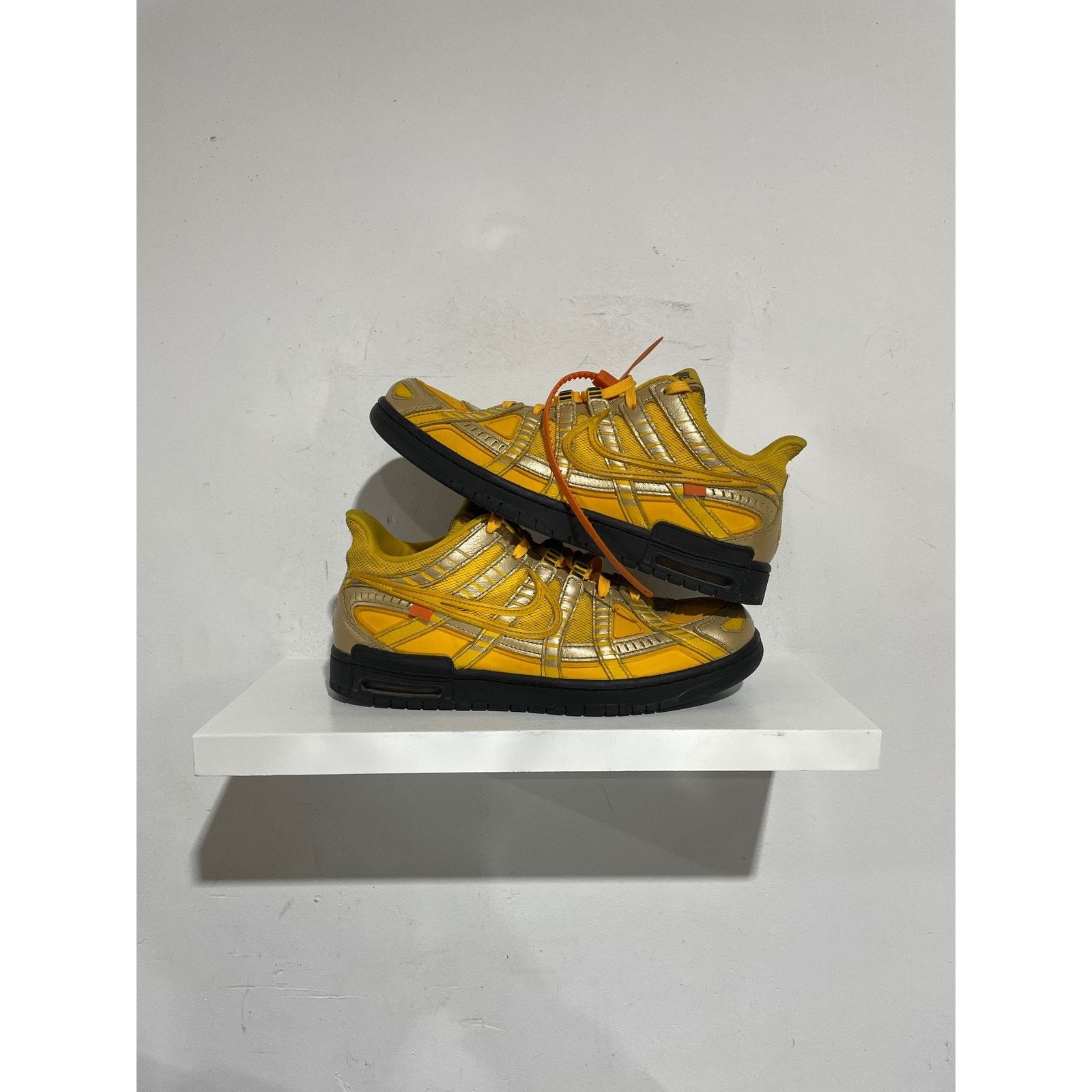 Nike NIKE RUBBER DUNK OFF-WHITE UNIVERSITY GOLD SZ 9.5 PREOWNED Size US 9.5 / EU 42-43 - 1 Thumbnail
