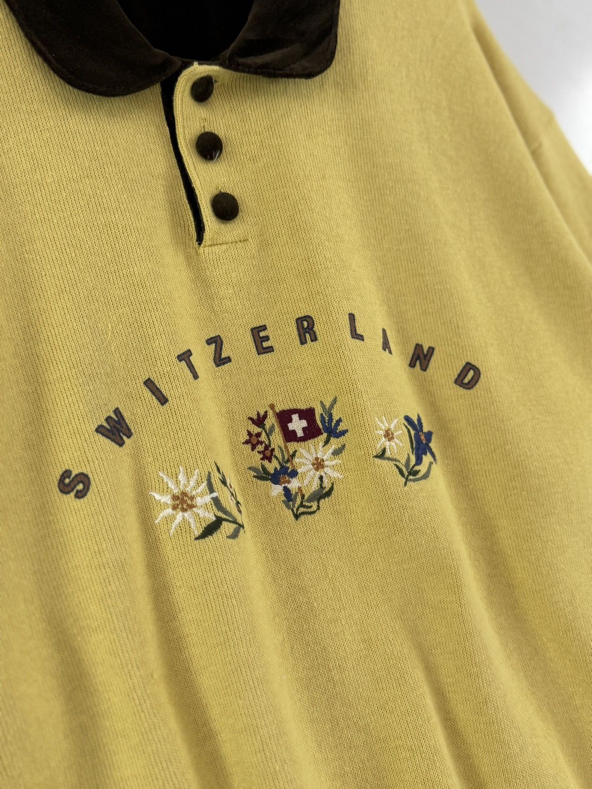 Art Comes First 🔥 90s Switzerland Trditional Art Embroidery Logo Sweatshirt Size US S / EU 44-46 / 1 - 4 Thumbnail