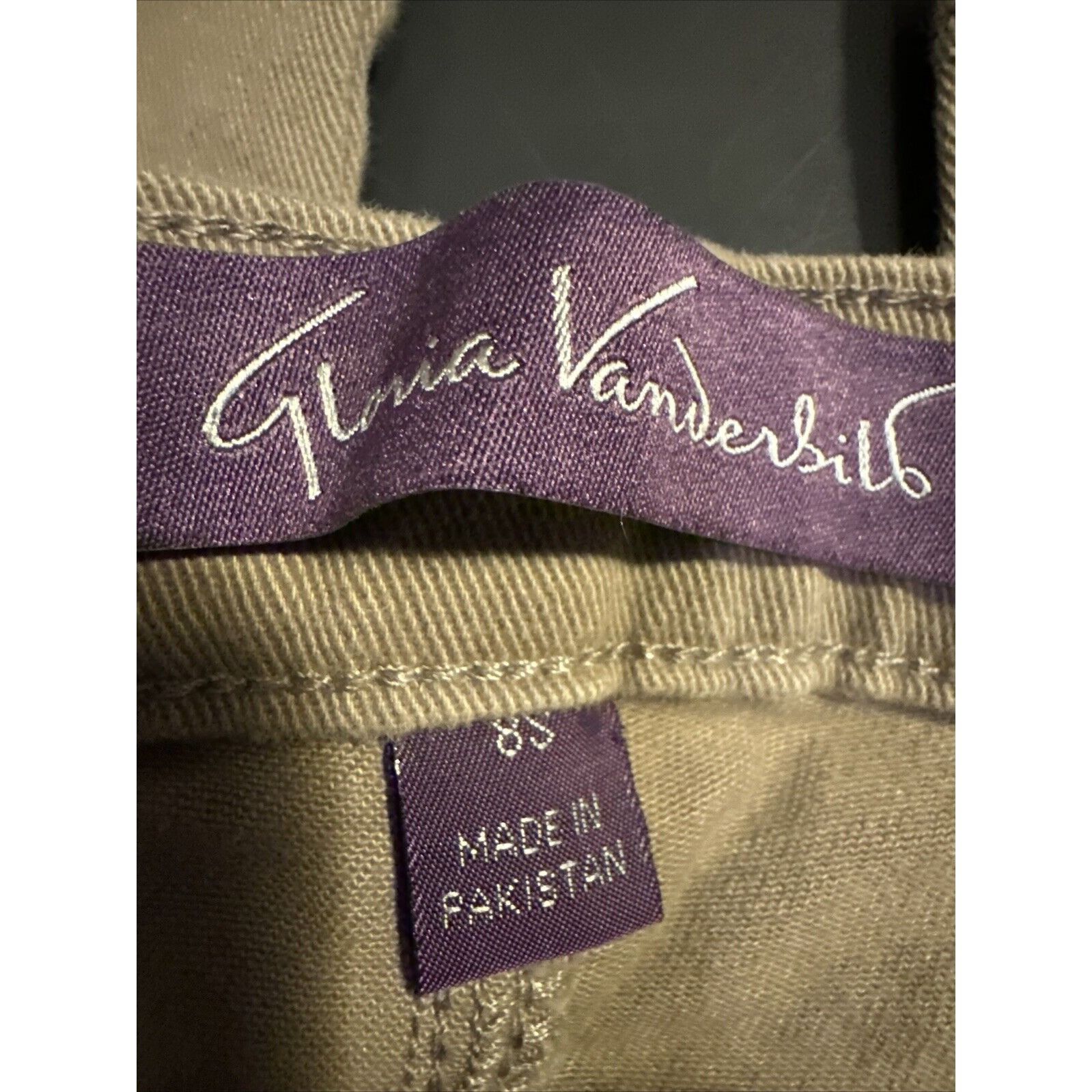 Gloria Vanderbilt Gloria Vanderbilt Womens Amanda SHORT Jeans Size 8S Beige De Size 30" / US 8 / IT 44 - 4 Thumbnail